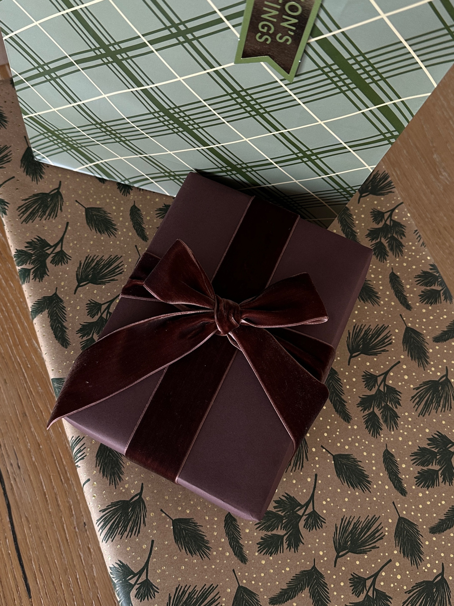 this brown on brown gift wrap is > 

#LTKCyberWeek 

#LTKFindsUnder50 #LTKHoliday