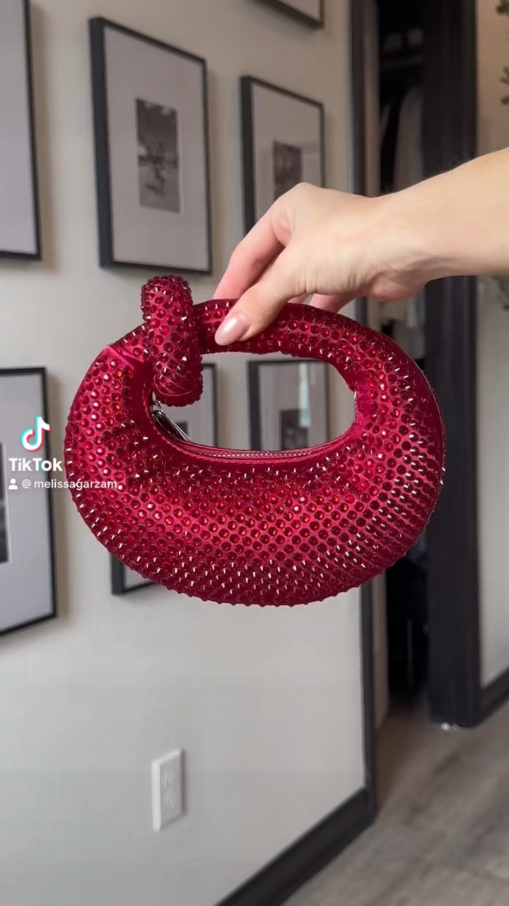 The perfect holiday bag💌✨

#LTKGiftGuide #LTKHoliday #LTKSeasonal