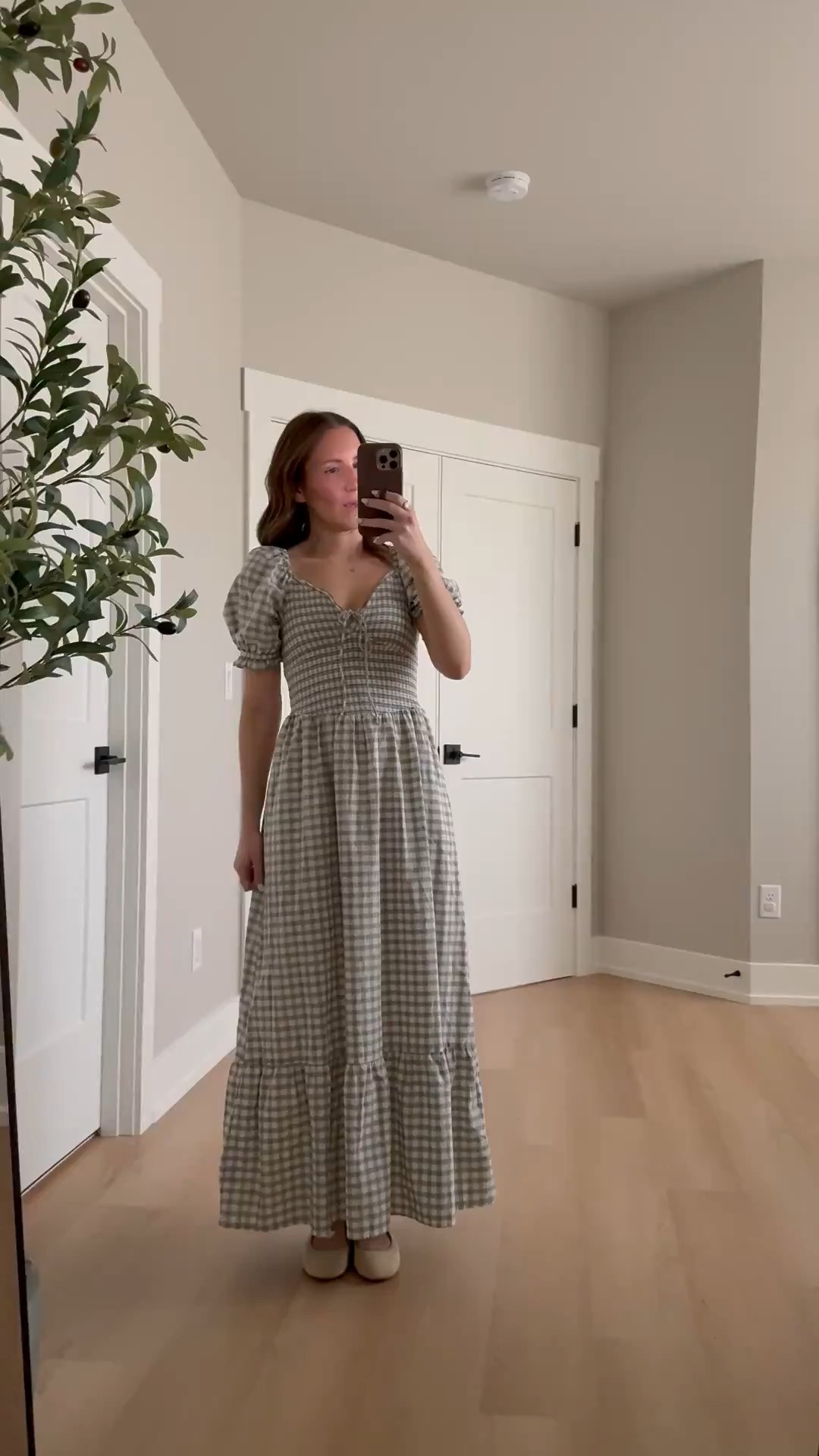 Teacher outfit idea🍎 the cutest gingham dress that reminds me of FP! Wearing a xs

Teacher style, classroom outfit, gingham dress, puff sleeves, midi dress, Easter dress, target style, teacher outfit 

#LTKootd #LTKSeasonal #LTKWorkwear