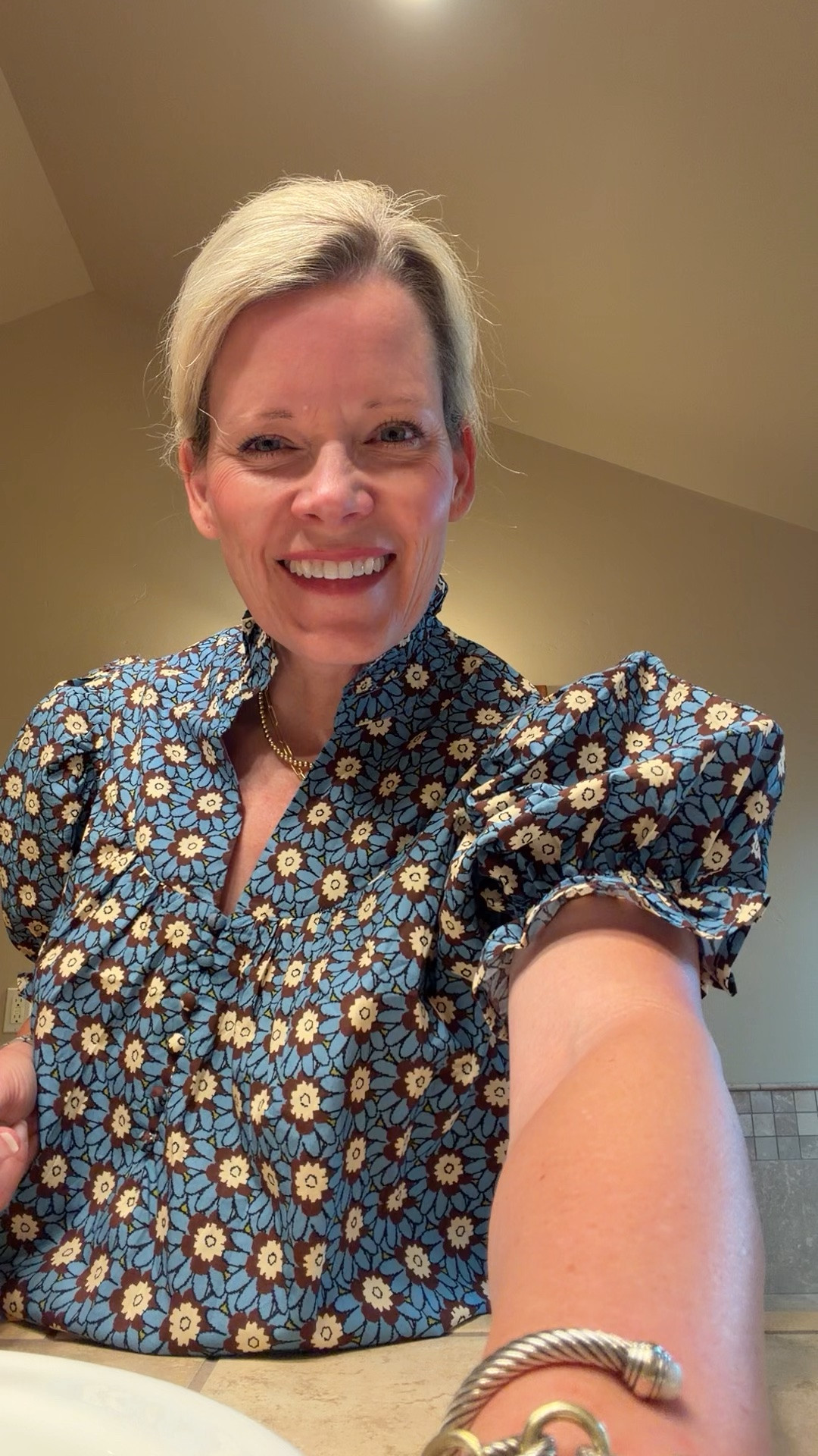 One of my go-to pre fall outfits from @Avara. Love the fun top and jeans!!  Wearing my regular size in the top and the jeans! Happy weekend friends🤎￼￼