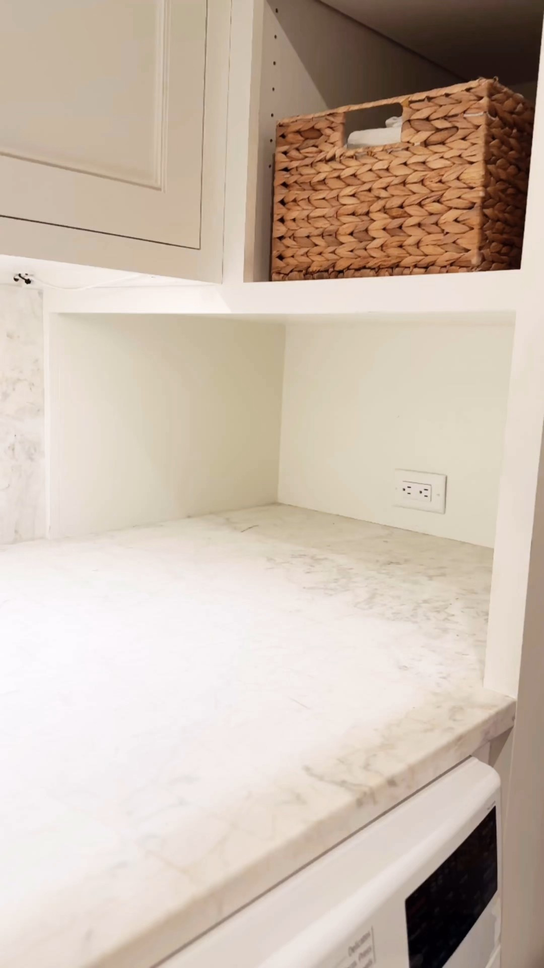 If you have been following me you know I love using Lazy Susans to organize so many different spaces. This Everything Organizer Large Turntable @thecontainerstore was the perfect solution for this  laundry room nook.🧺

It’s an easy option to keep items that are hard to reach organized and easy to access even in those tight spaces! ✨

👉🏻 Comment LINKS if you want the details! 

And happy organizing! 😊

#organizingtips #getorganized #professionalorganizer #laundryorganization #homeorganization #smallspacesolutions

#LTKHome #LTKSaleAlert #LTKFindsUnder50