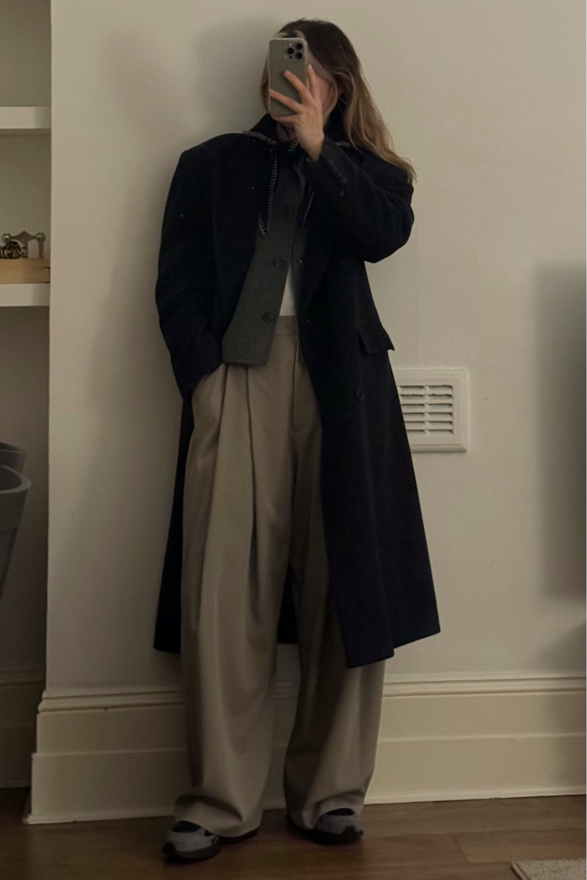 Airport outfit 💭✈️

Wide leg trousers, oversized, coat, layering, grey, black, beige, neutral, simple, wardrobe staples, trainers, minimal, scarf, pleated, workwear, trainers, new balance, COS, button jacket, crop, smart

#LTKstyletip #LTKSeasonal #LTKworkwear