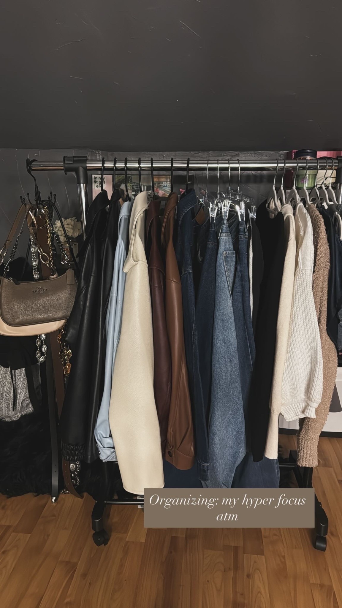 Organizing my fall wardrobe 🍂🤎☕️

#LTKHalloween #LTKHome #LTKSeasonal