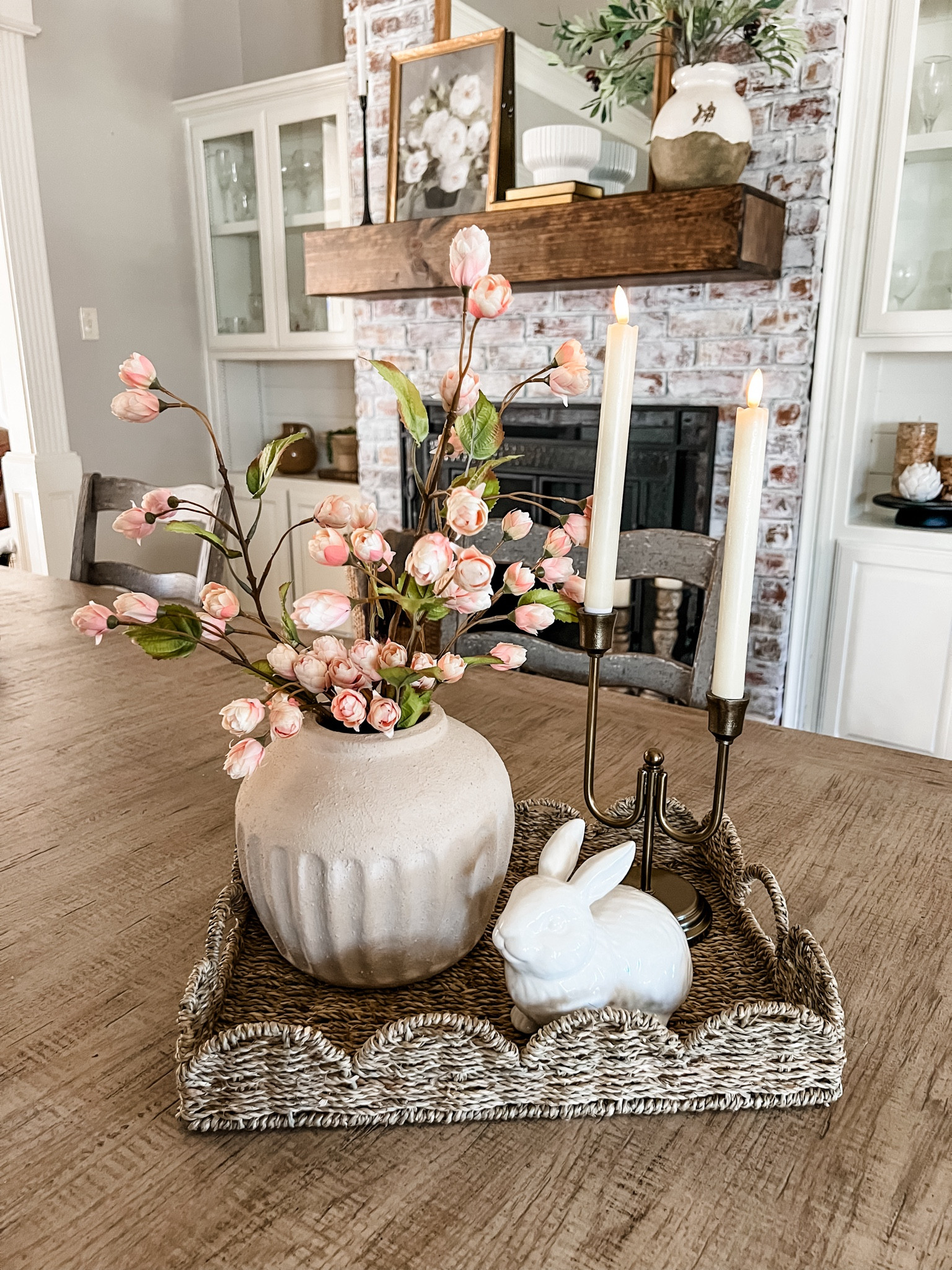 Spring styling tray 🌷🐰

I have three stems in this vase

Amazon scalloped tray, white ceramic bunny, target vase, Amazon finds, spring stems, affordable decor, spring refresh bunny hops 

#LTKSeasonal #LTKhome #LTKfindsunder50