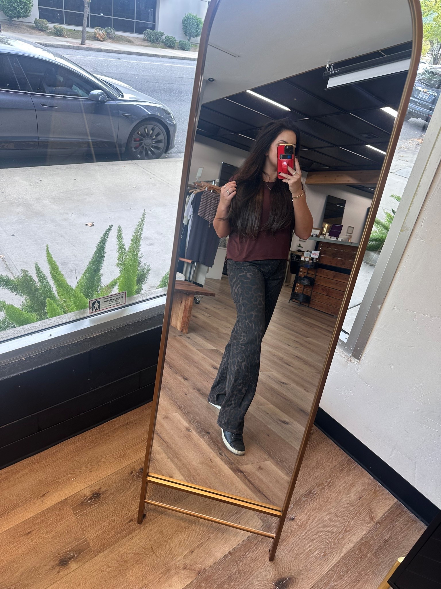 ✨ the most perfect fit for salon days or errands. Obsessed with these jeans! 

Shop the look 👇 #LTKfit #LTKunder50 #LTKstyle
