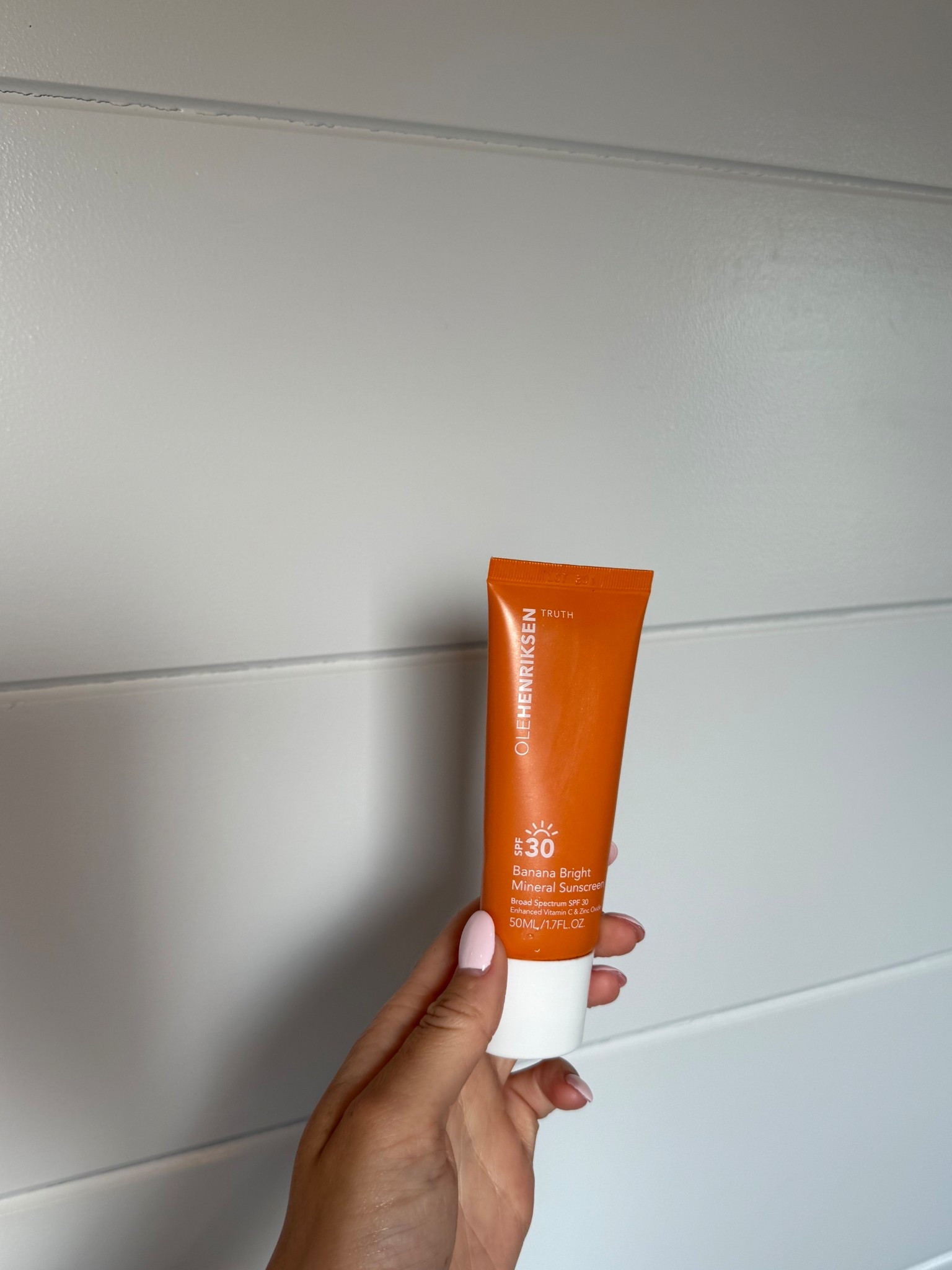 Go-to sunscreen right now <3 doesn’t make me feel too pale and is nice and glowy 🤗