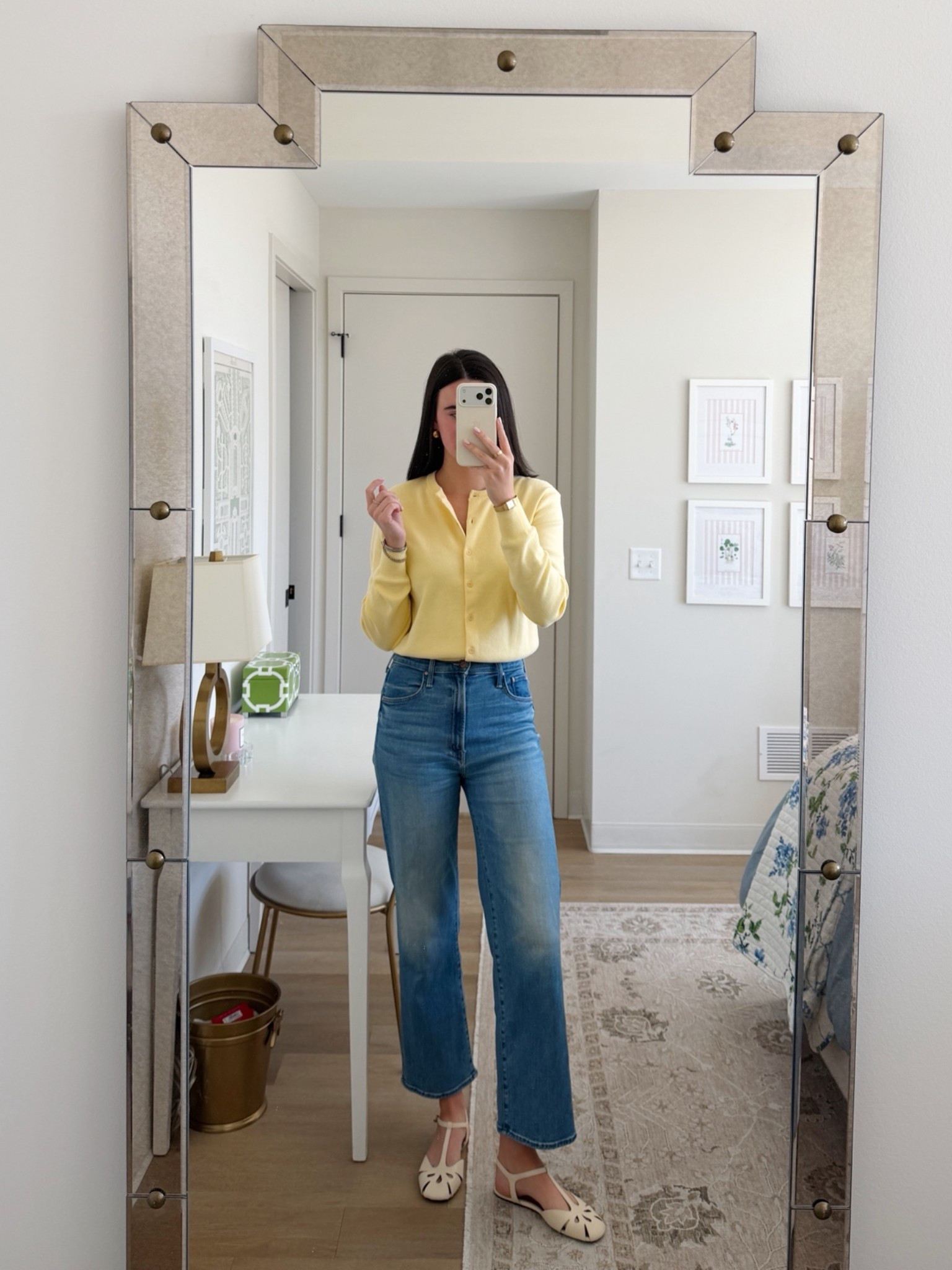 Easy everyday summer outfit! These are my favorite cardigans from @oakandfort they come in so many colors! Great for work or everyday 💛