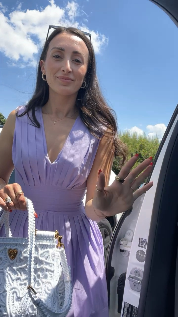 
I forgot to get a full photo of the dress/outfit. So enjoy this video🤣 
Wearing size 0; I’m usually a 0/2 at Banana Republic. 

Dress has a side zip, light weight and comfortable. I also have the white, great for a bride!  

#LTKParties #LTKSaleAlert #LTKShoeCrush