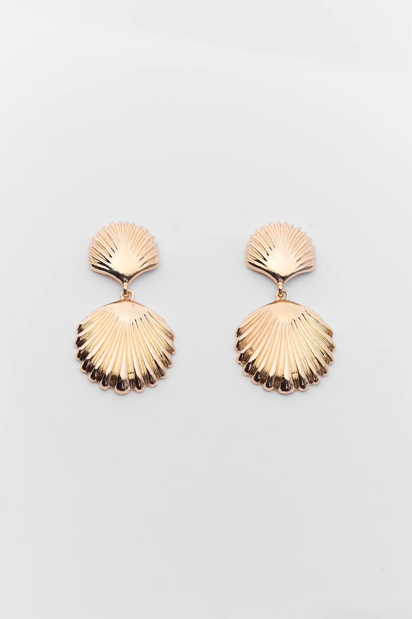 Kaia Gold Shell Drop Earrings | Avara