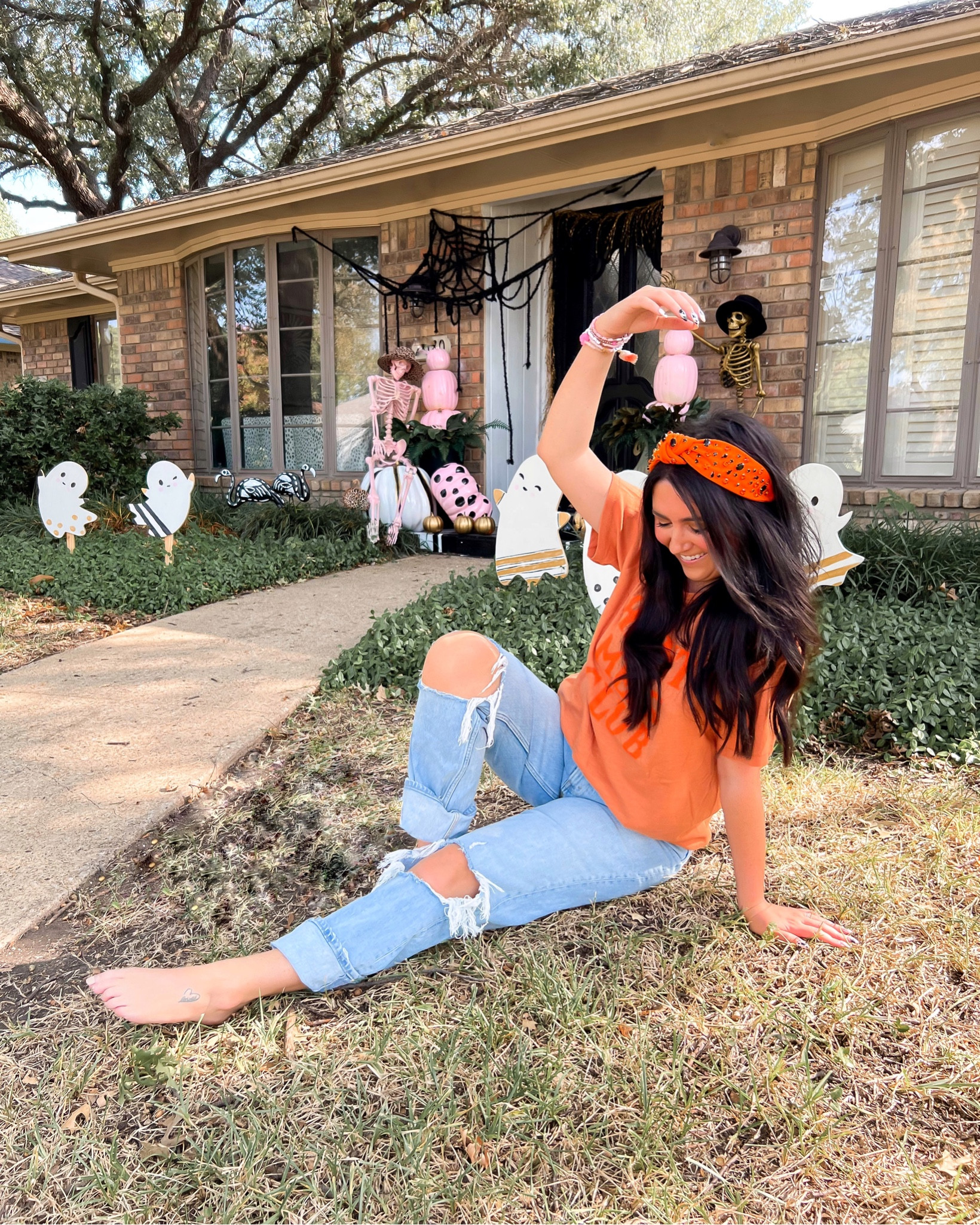 Tee // large
Jeans // 28

Halloween, decor, fall, teacher, home, headband, ghosts, skeleton, pink pumpkin

#LTKHalloween #LTKSeasonal #LTKunder50