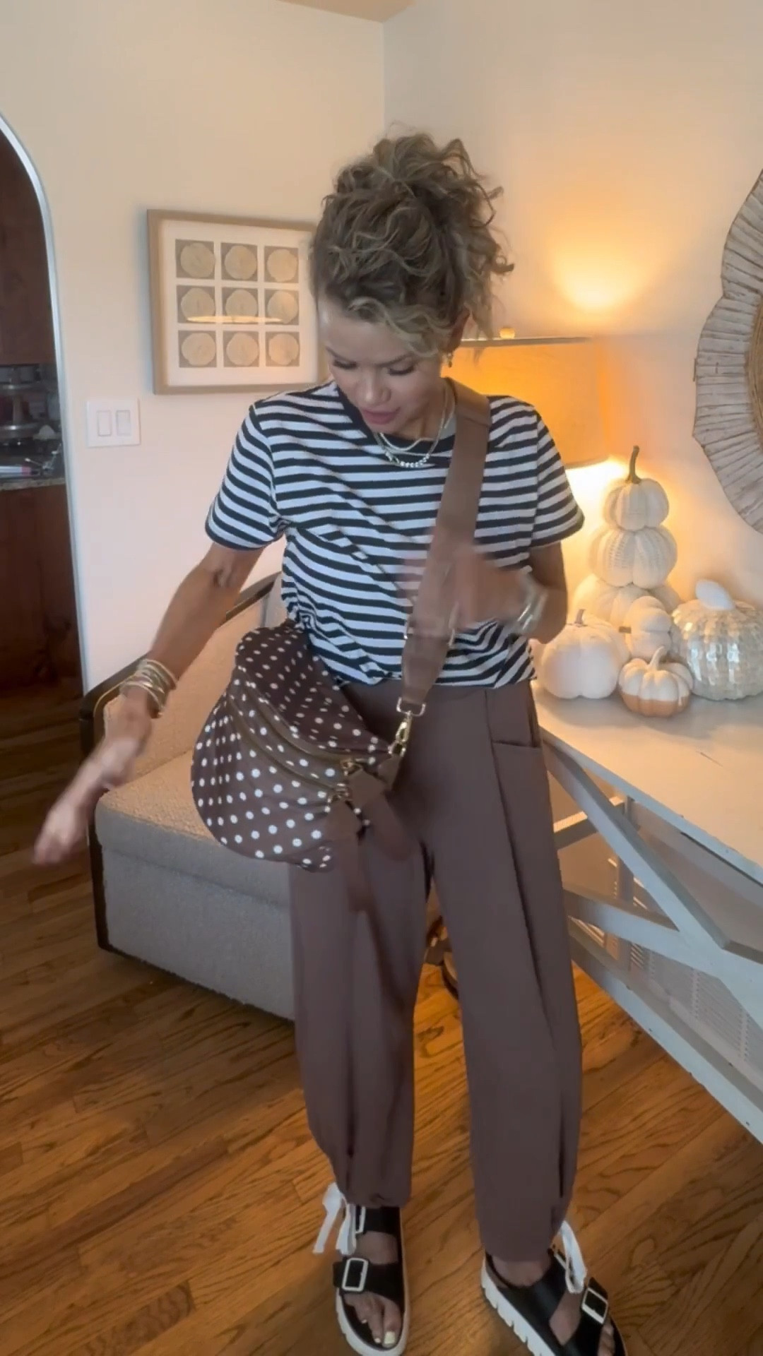 Today’s fit check! I absolutely love with these pants!! And I want every color in this cute bum bag!! It’s so roomy but doesn’t look bulky and you can change the straps out for cute mix and match! #ootd 

#LTKFindsUnder50 #LTKHome #LTKOver40