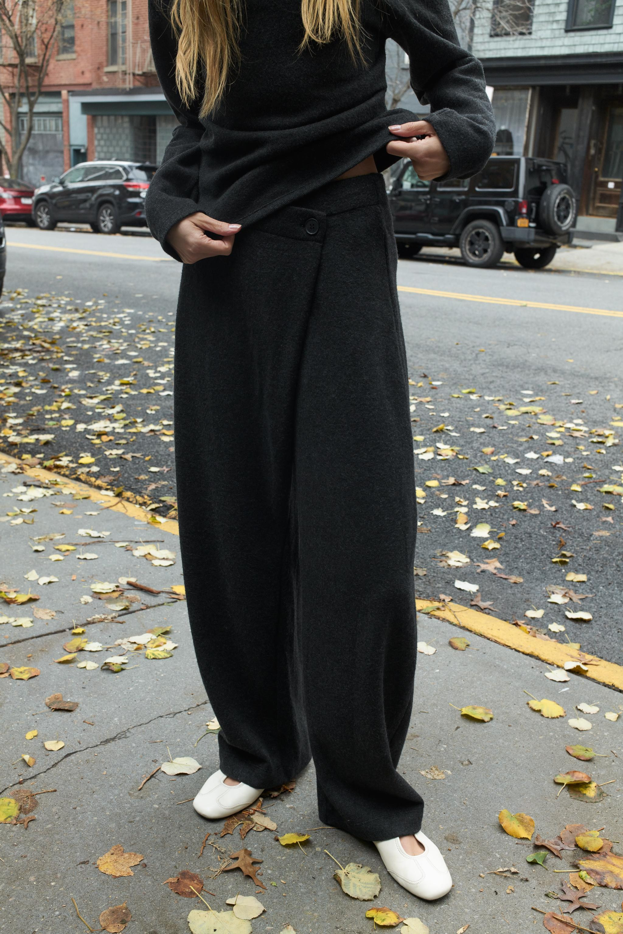 HOSE MIT ÜBERLAPPENDEM BUND | Zara DE