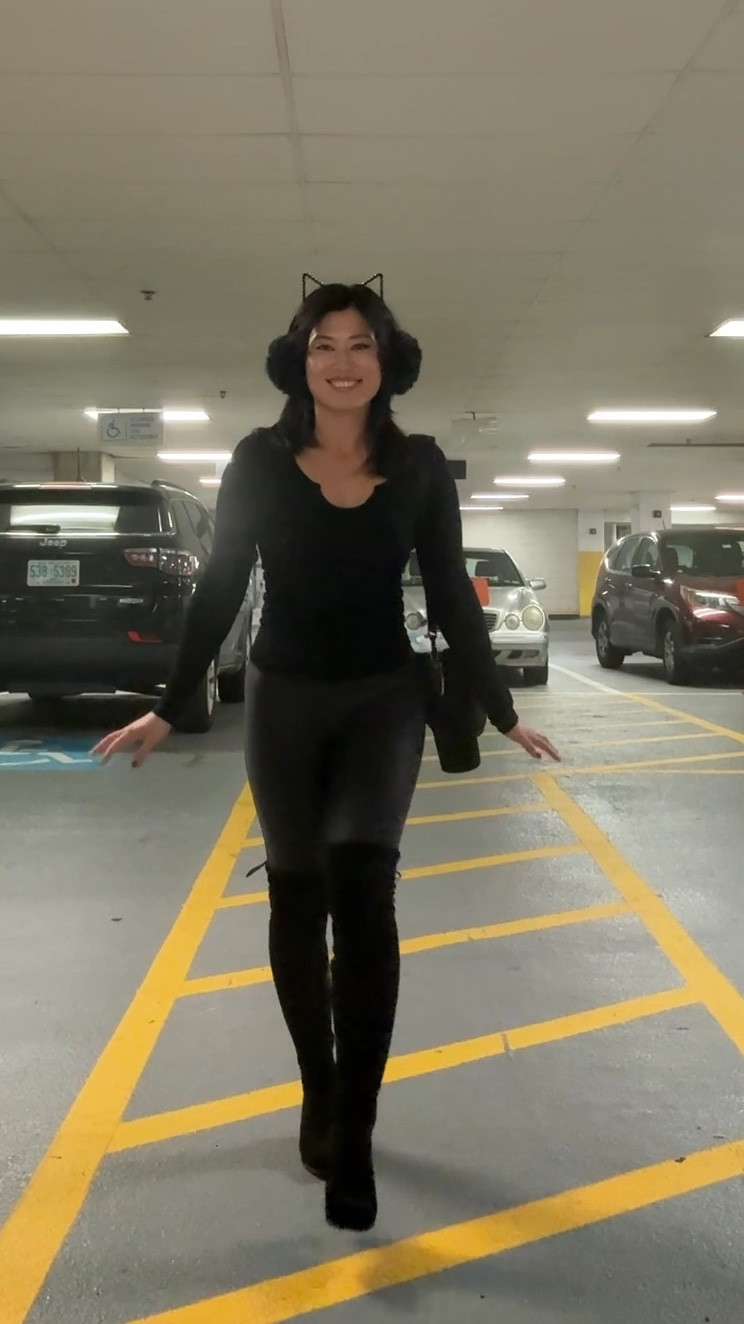 Halloween costume idea! Cat woman, all black outfit

#LTKHalloween #LTKVideo #LTKStyleTip