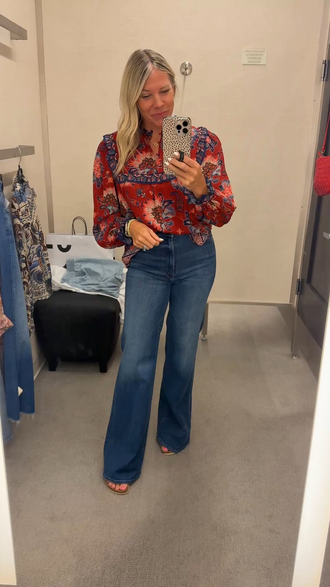 Size XS fall top and 26 jeans which were a little long on me. Nordstrom sale 

#LTKOver40 #LTKSeasonal #LTKStyleTip