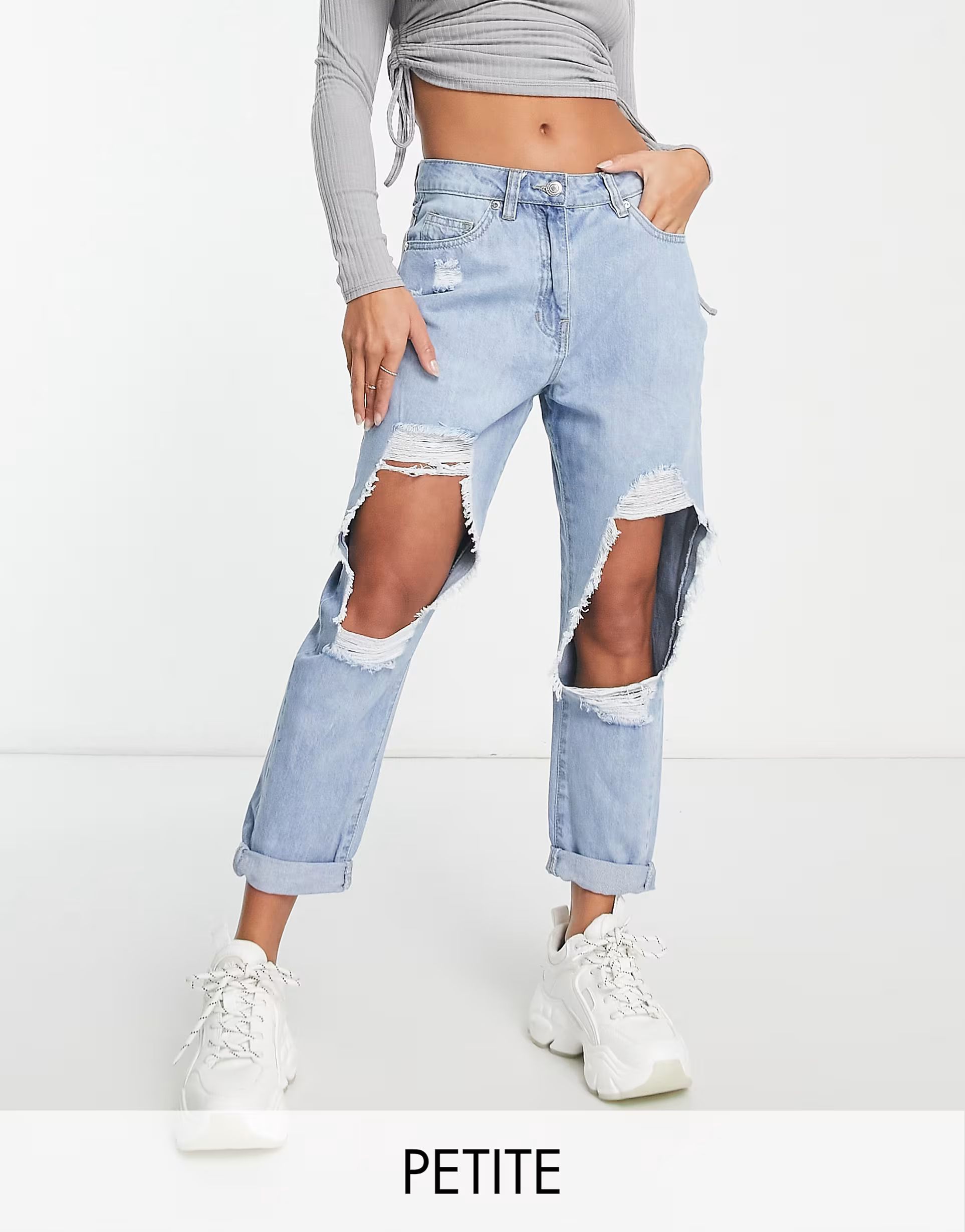 Parisian Petite – Jeans in Hellblau mit extremen Zierrissen | ASOS (Global)