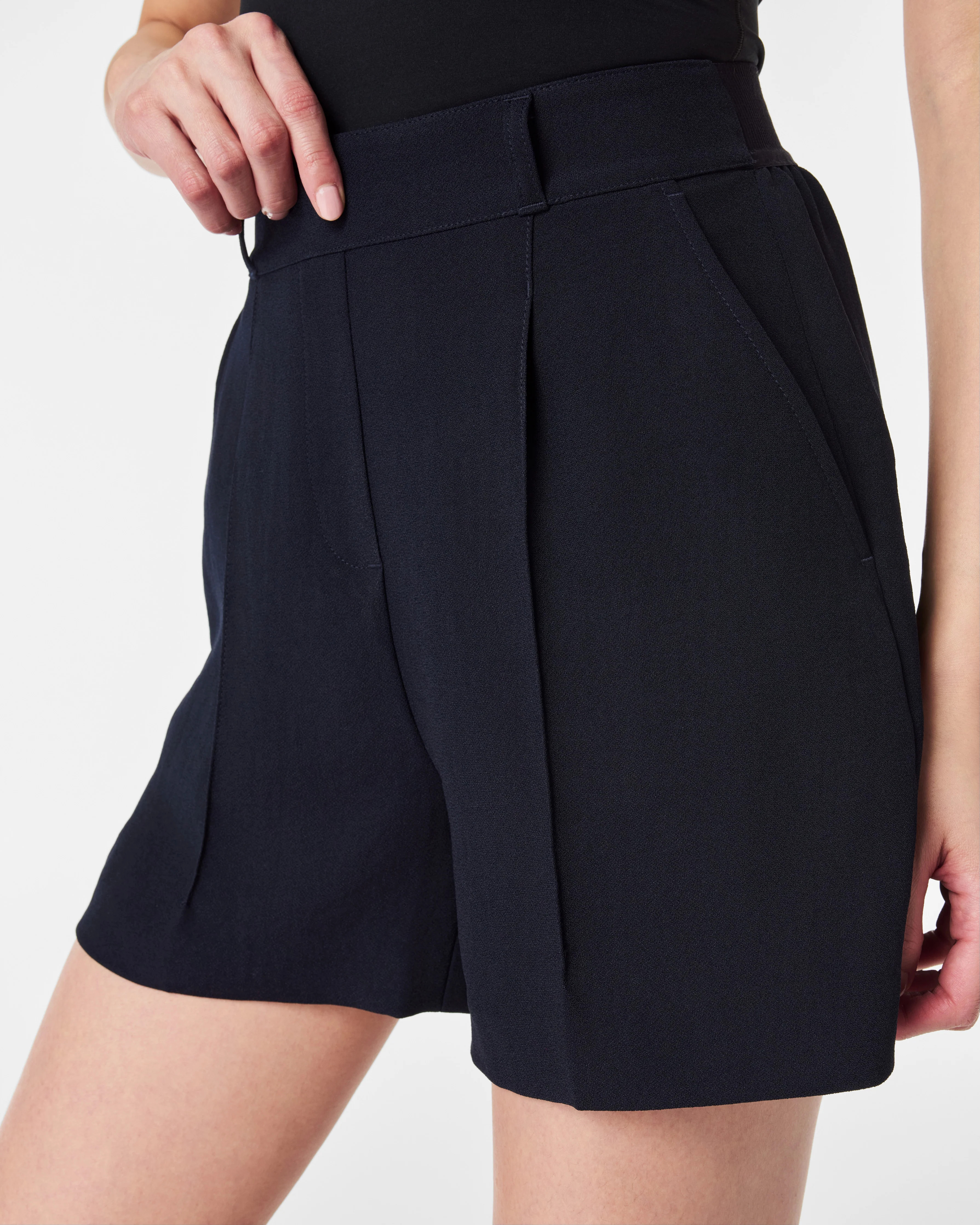 Carefree Crepe Trouser Short, 6 | Spanx