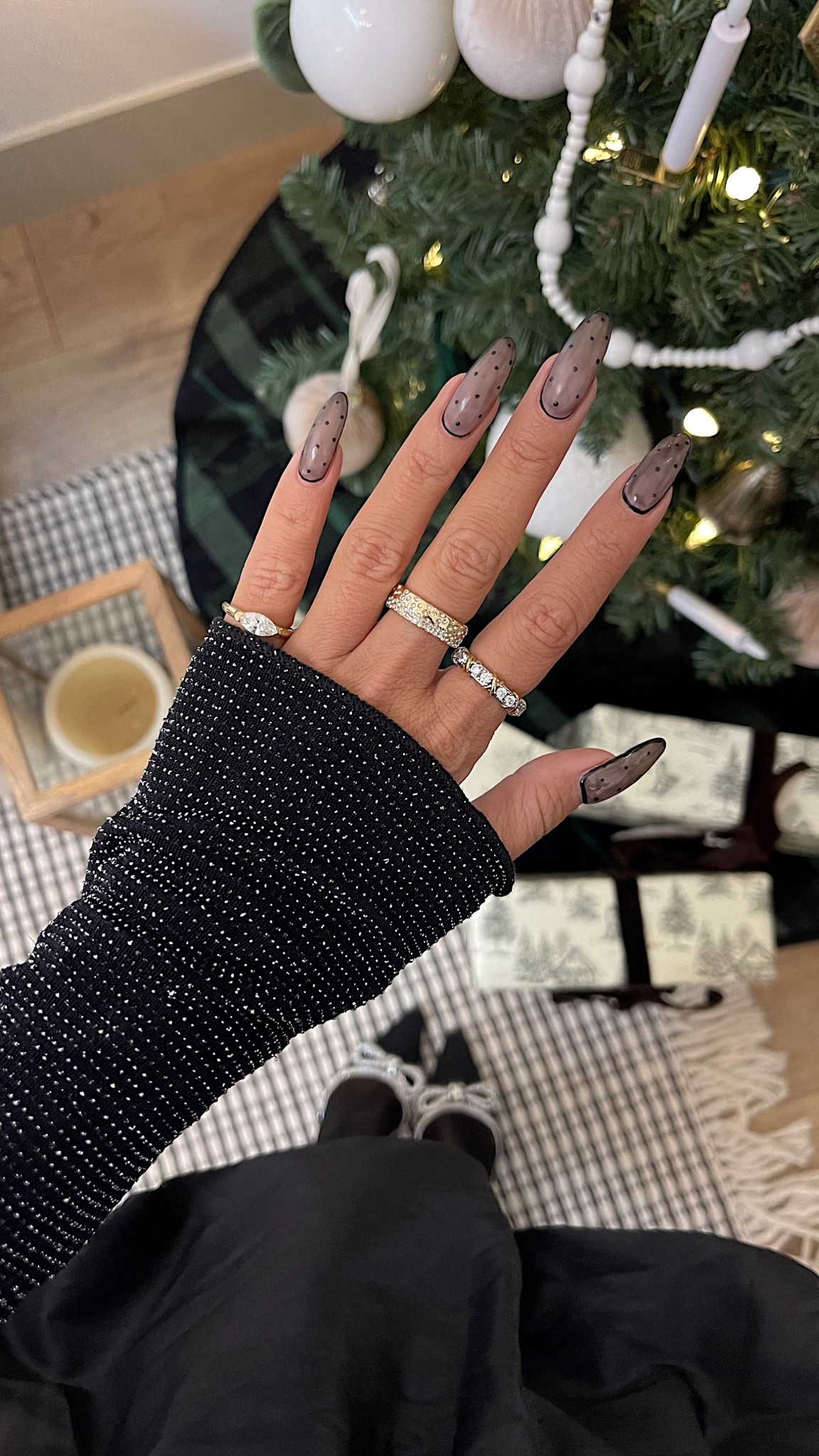 Rings: 
Ahava Jewels
Baublebar 
Tik Tok 

Dress: 
Show Me Your Mumu 



#LTKHoliday