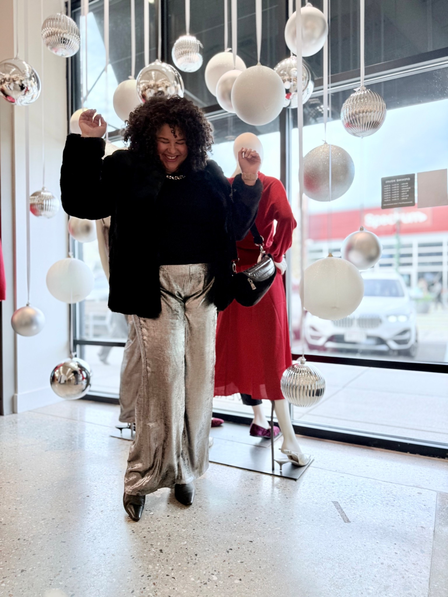Evereve is having a party sale! 🪩 #everevepartner

They’ve marked down holiday party ready styles, including this faux fur jacket, disco pants, and jeweled neck tee.

Shop these markdowns and more before the party is over.


#LTKSaleAlert #LTKSeasonal #LTKHoliday