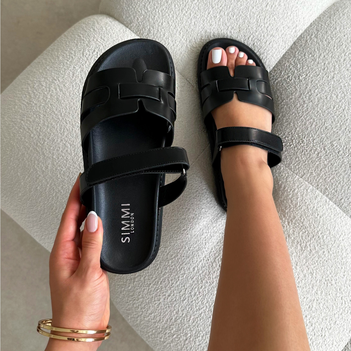 Adelle Black Box Chunky Footbed Slides | Simmi Shoes