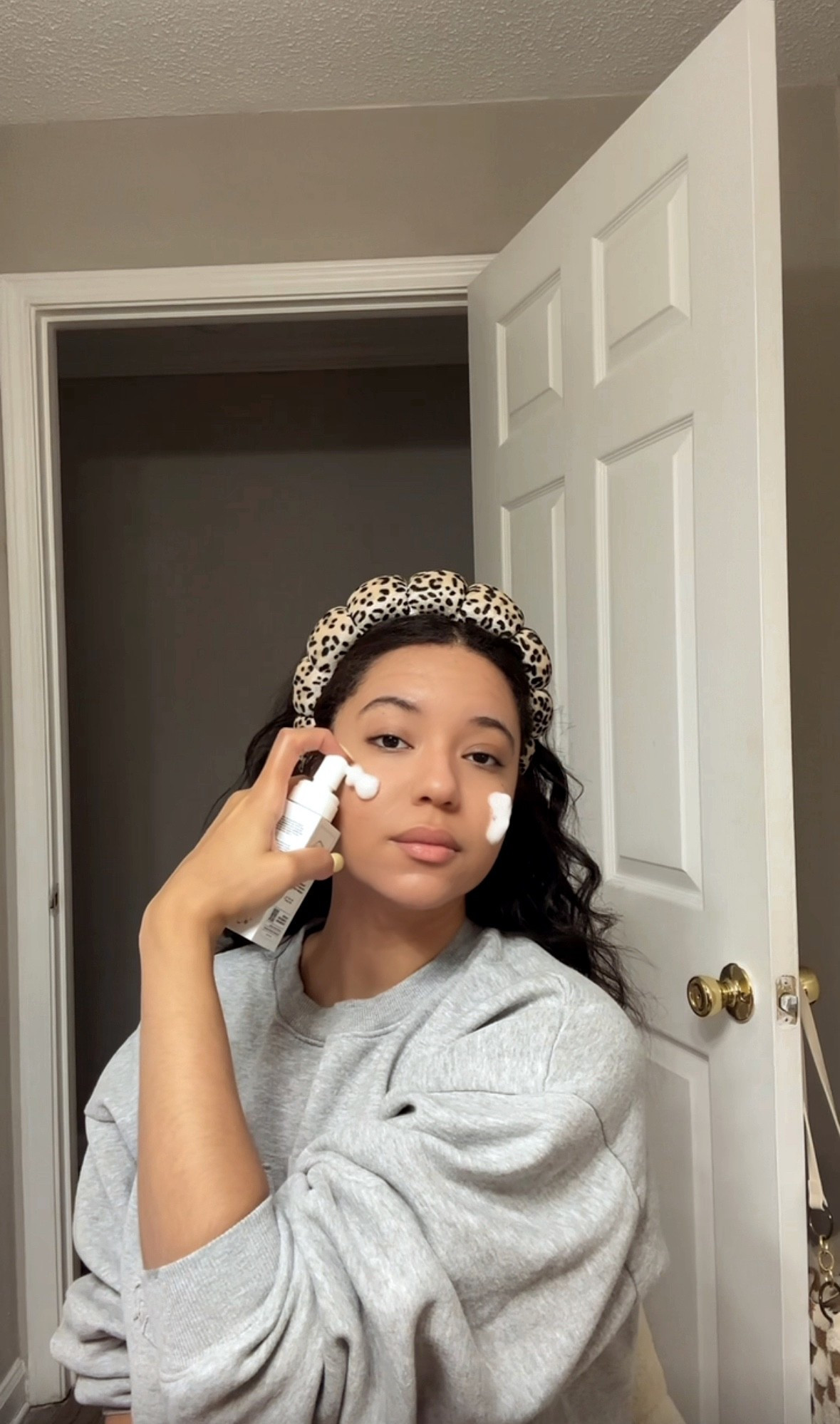 CHEETAH PRINT SKINCARE / MAKEUP HEADBAND 🤎

#LTKBeauty #LTKHome #LTKFindsUnder50