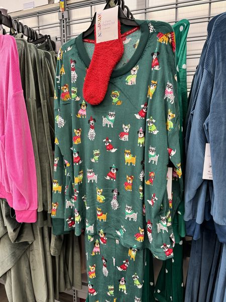 Cozy Affordable gift set for any lady in your life! 

Christmas gift, for her, Walmart, under 20

#LTKHoliday #LTKfindsunder50 #LTKGiftGuide