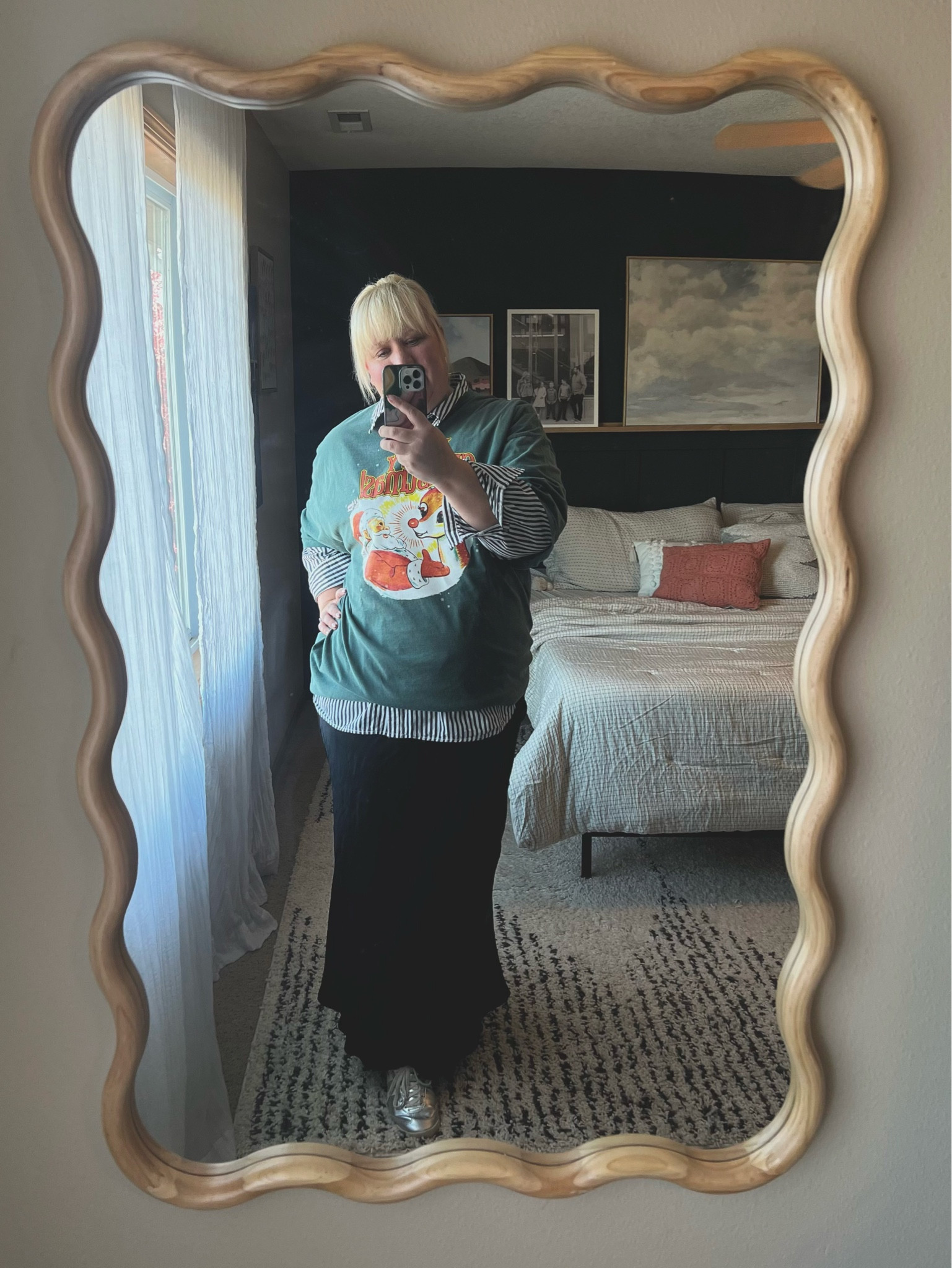 Work outfit with my favorite graphic tee! I could live in silky skirts, button downs, graphic tees and sneakers 🖤


#LTKPlusSize #LTKStyleTip #LTKHoliday