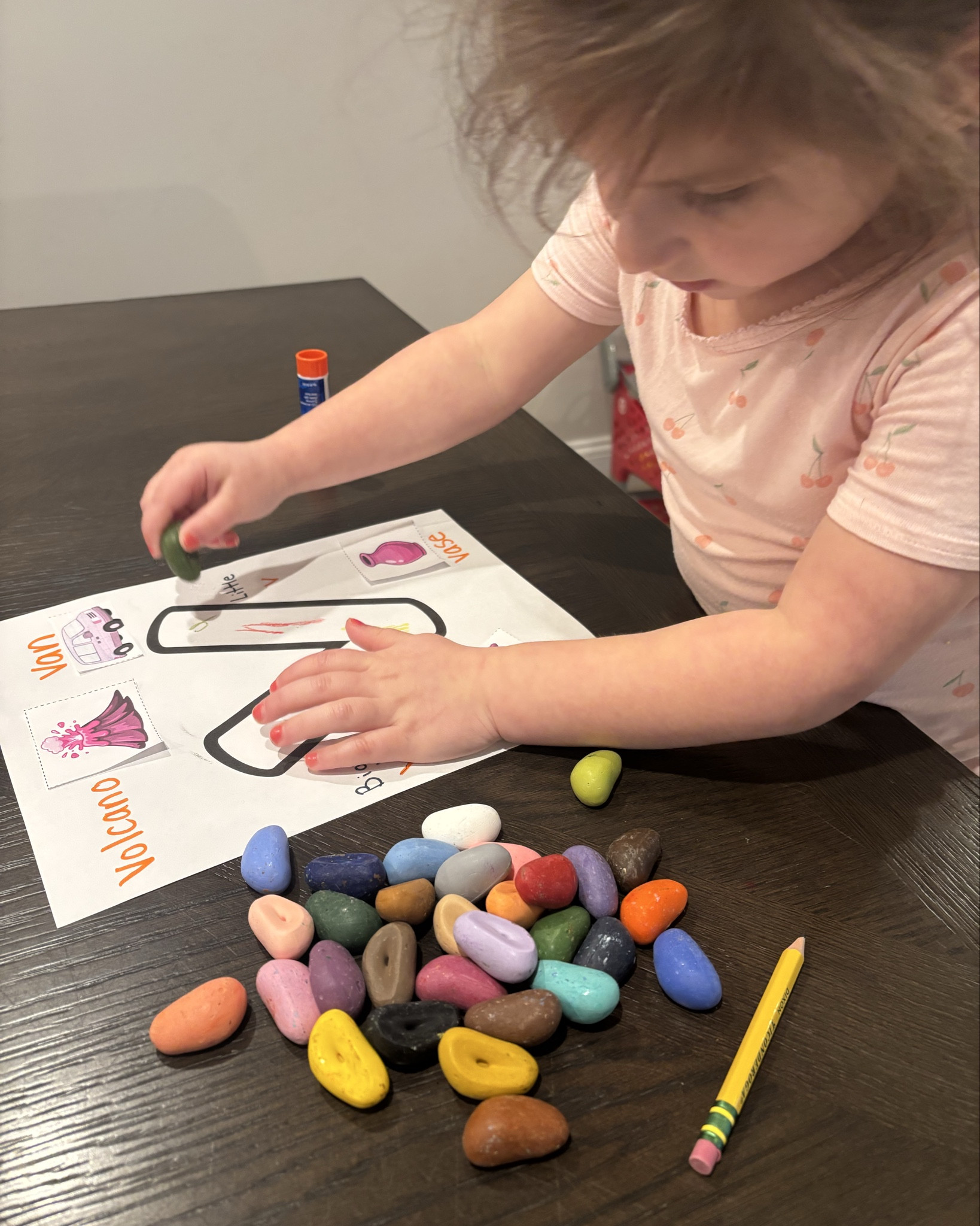 Tiny crayons & mini pencils = big benefits ✏️🖍️

Using short crayons and small pencils naturally encourages the tripod grasp kids need for handwriting. It strengthens the small muscles in their hands and supports fine motor development, pencil control, and early writing skills.

Simple OT-friendly learning through play 💛


#LTKKids #LTKdayinmylife #LTKmomlife
