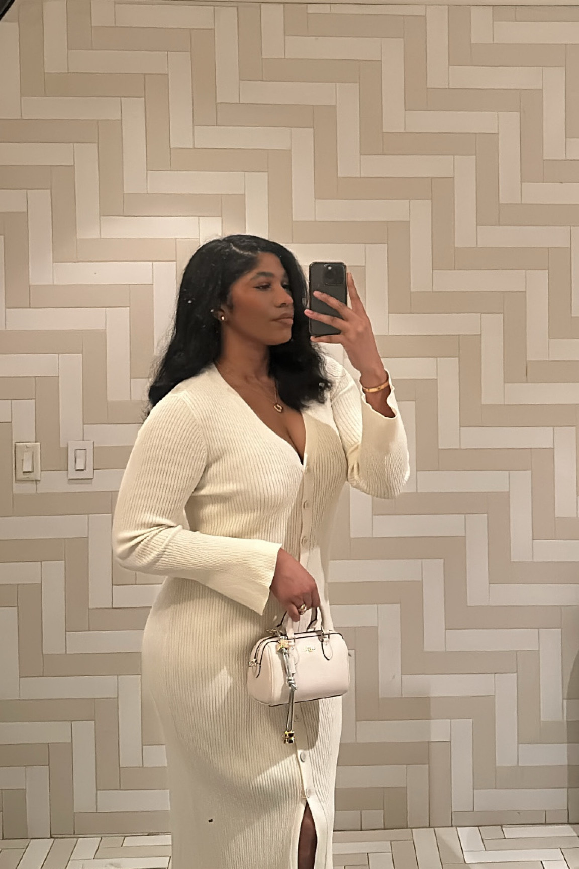 Cozy in cream🤍 

#LTKItBag #LTKStyleTip #LTKMidsize