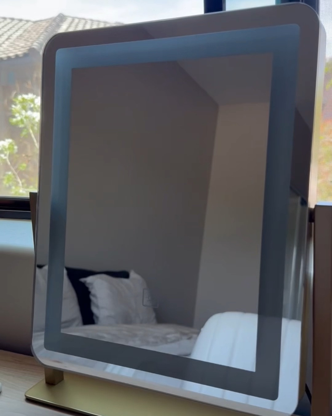 mirror mirror on the wall 🪞🌹

#LTKSaleAlert #LTKHome #LTKFindsUnder50