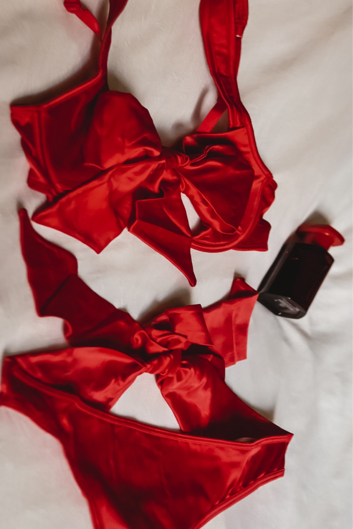 When in doubt buy red lingerie 🌹🍓🔥
Red bow bra and panty lingerie set from AdoreMe 