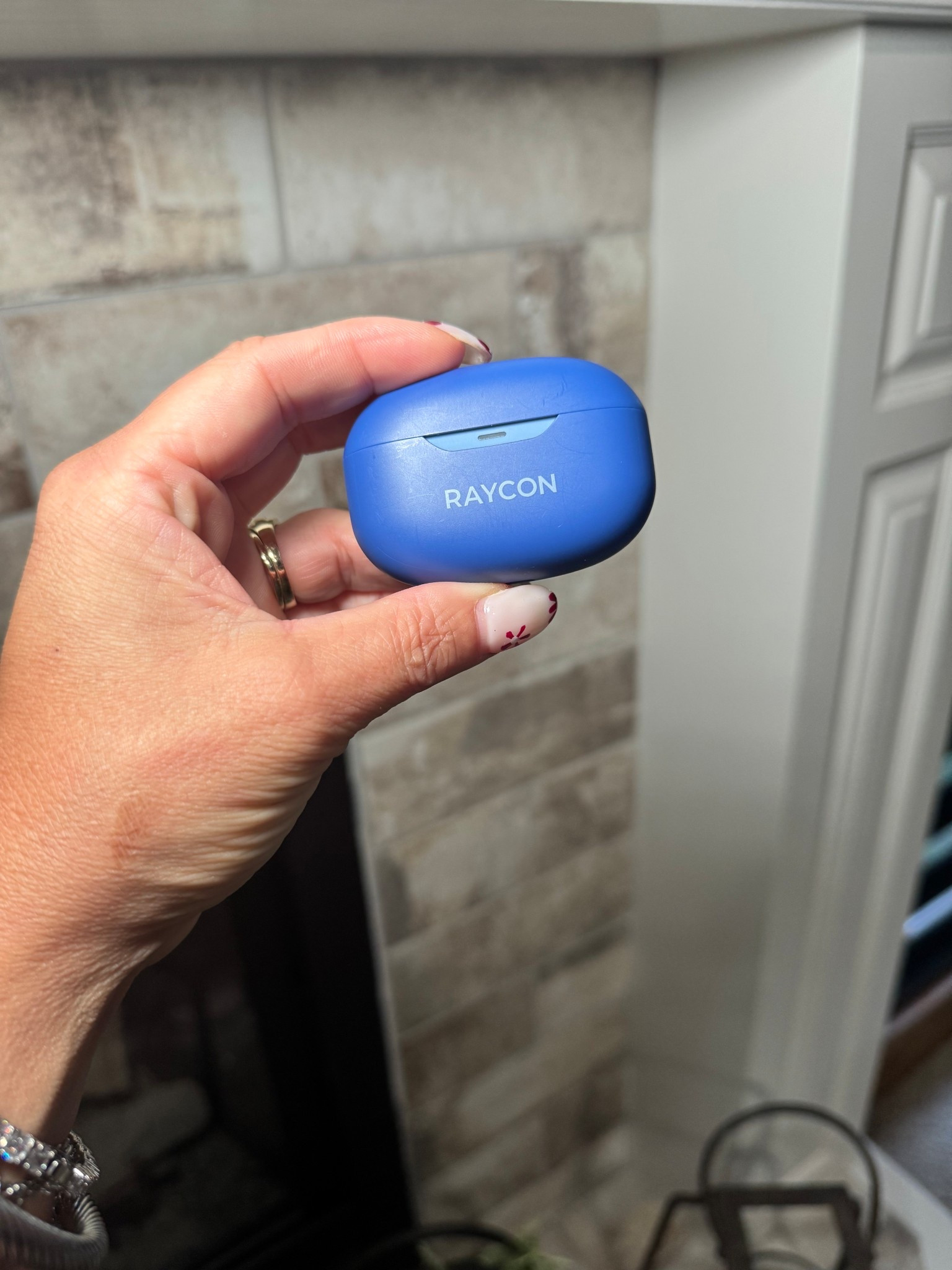 My most comfortable pair of ear buds!



#LTKSaleAlert #LTKFindsUnder100 #LTKTravel