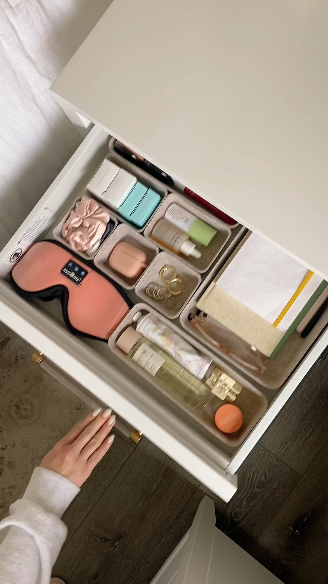 Nightstand refresh!

Organization ideas, organization videos, aesthetic organization ideas, nightstand organization ideas, what’s in my nightstand, organize with me, organization vlog, cleaning vlog, bedroom organization, drawer organization, organizing videos, cleaning videos 

#LTKhome #LTKSeasonal #LTKFind