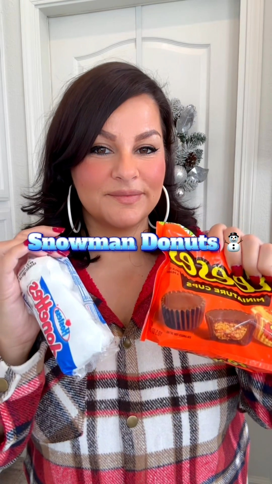 These snowman donuts are the cutest winter treat! Perfect for Christmas morning, school parties, or cozy weekends at home. So easy to make no baking required! 🍩☃️

#SnowmanDonuts #ChristmasTreats #HolidaySnacks #WinterDesserts #EasyHolidayRecipes #ChristmasBreakfast #FestiveDesserts #HolidayBaking #CuteChristmasFood #ChristmasDIY

#LTKCyberWeek #LTKGiftGuide #LTKHoliday