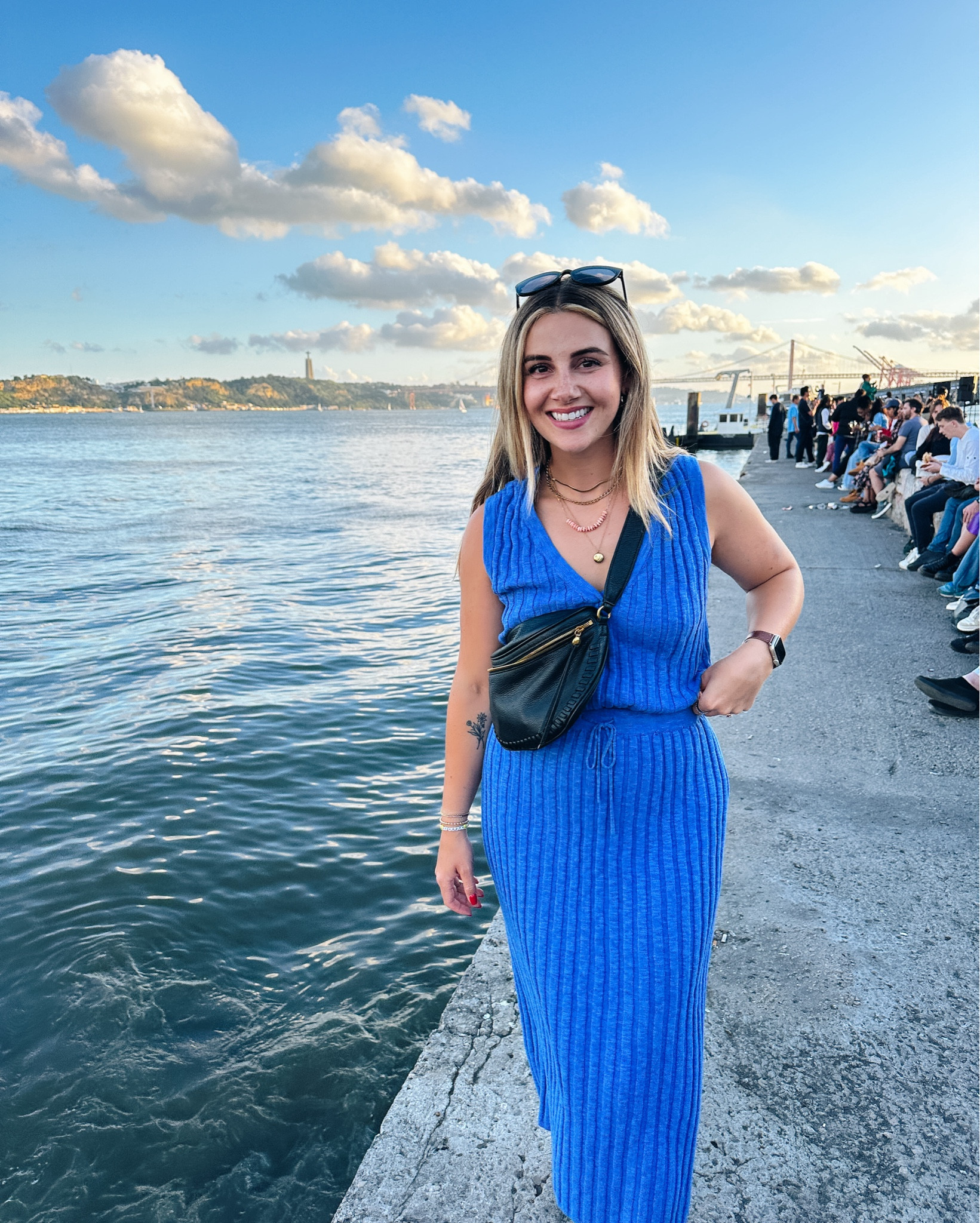 Sunset in Lisbon 🌞☁️

Wearing a small in the set!