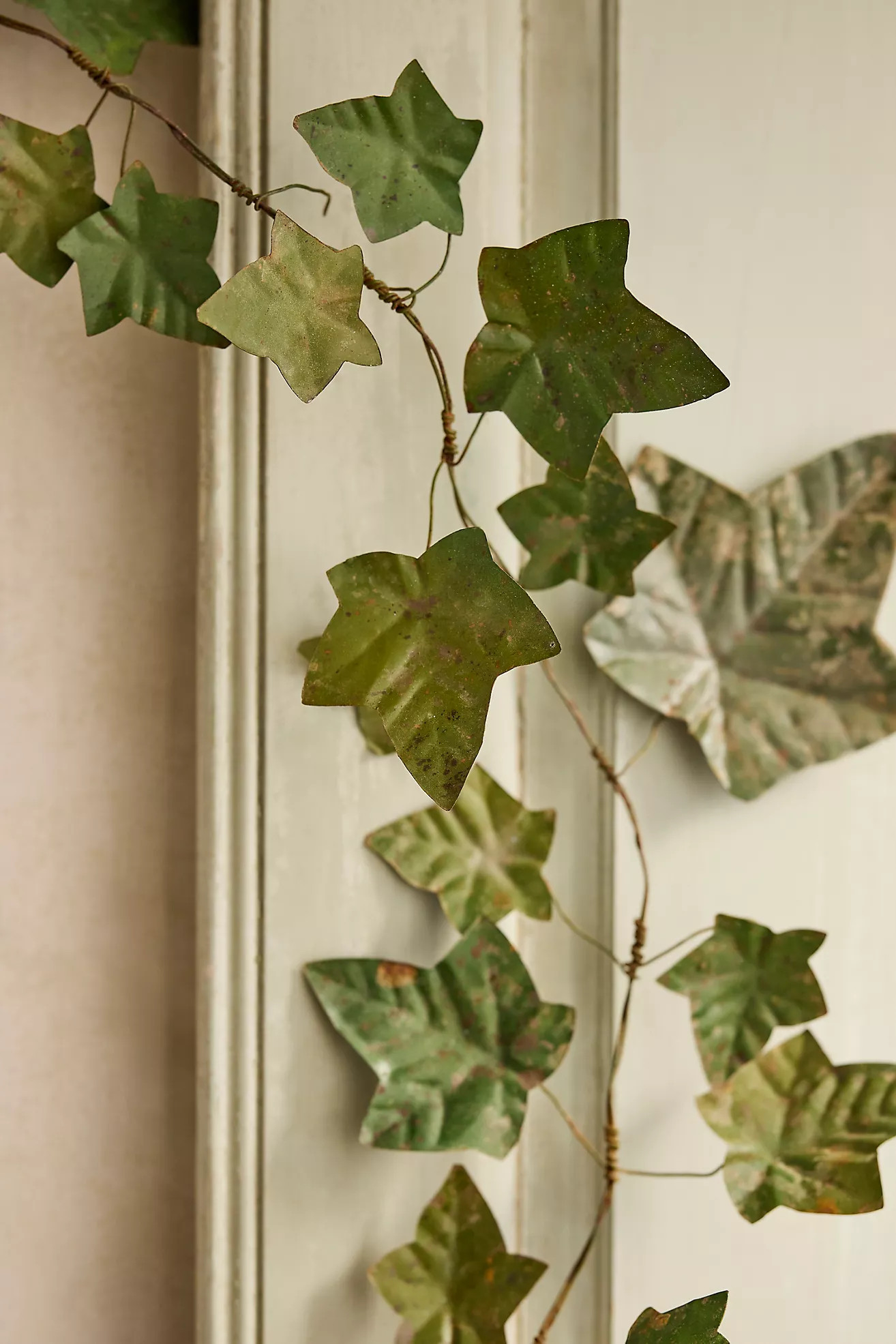 Ivy Leaves Iron Garland | Terrain