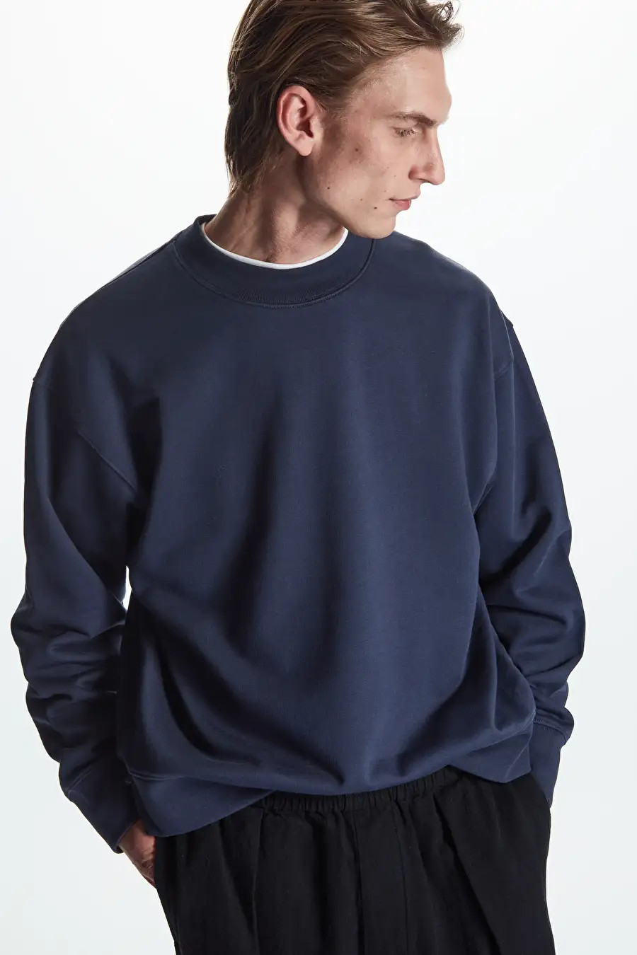 OVERSIZED MOCK-NECK SWEATSHIRT - Navy - Knitwear - COS | COS (US)
