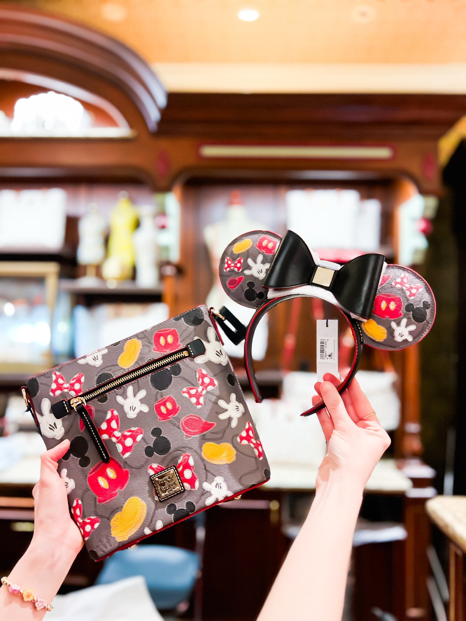 Mickey Mouse & Minnie Mouse Dooney & Bourke ✨ 

#LTKItBag