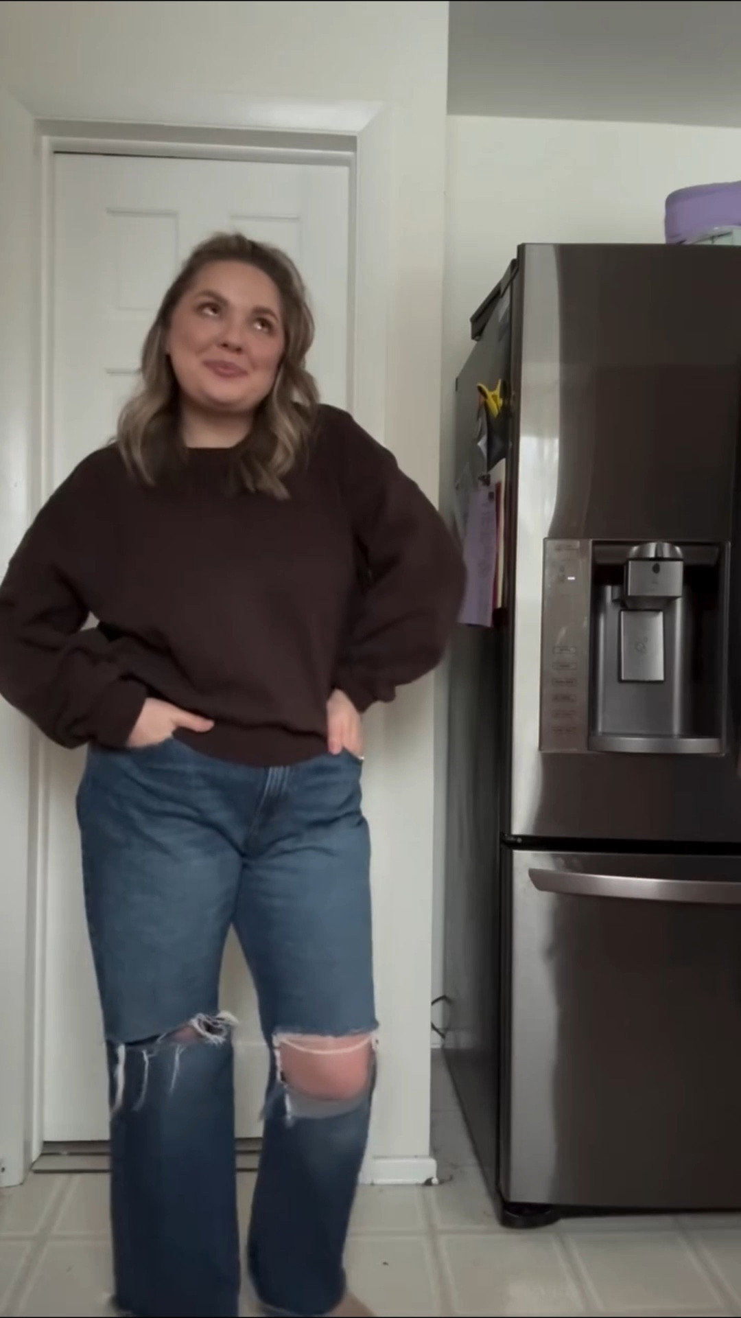 Midsize SAHM OOTD 

Top- Large 
jeans - 34

Comment SAHM below to receive a DM with the link to this post on my LTK ⬇ https://liketk.it/5KoVF #ltkfindsunder50 #ltkmidsize #ltkdayinmylife