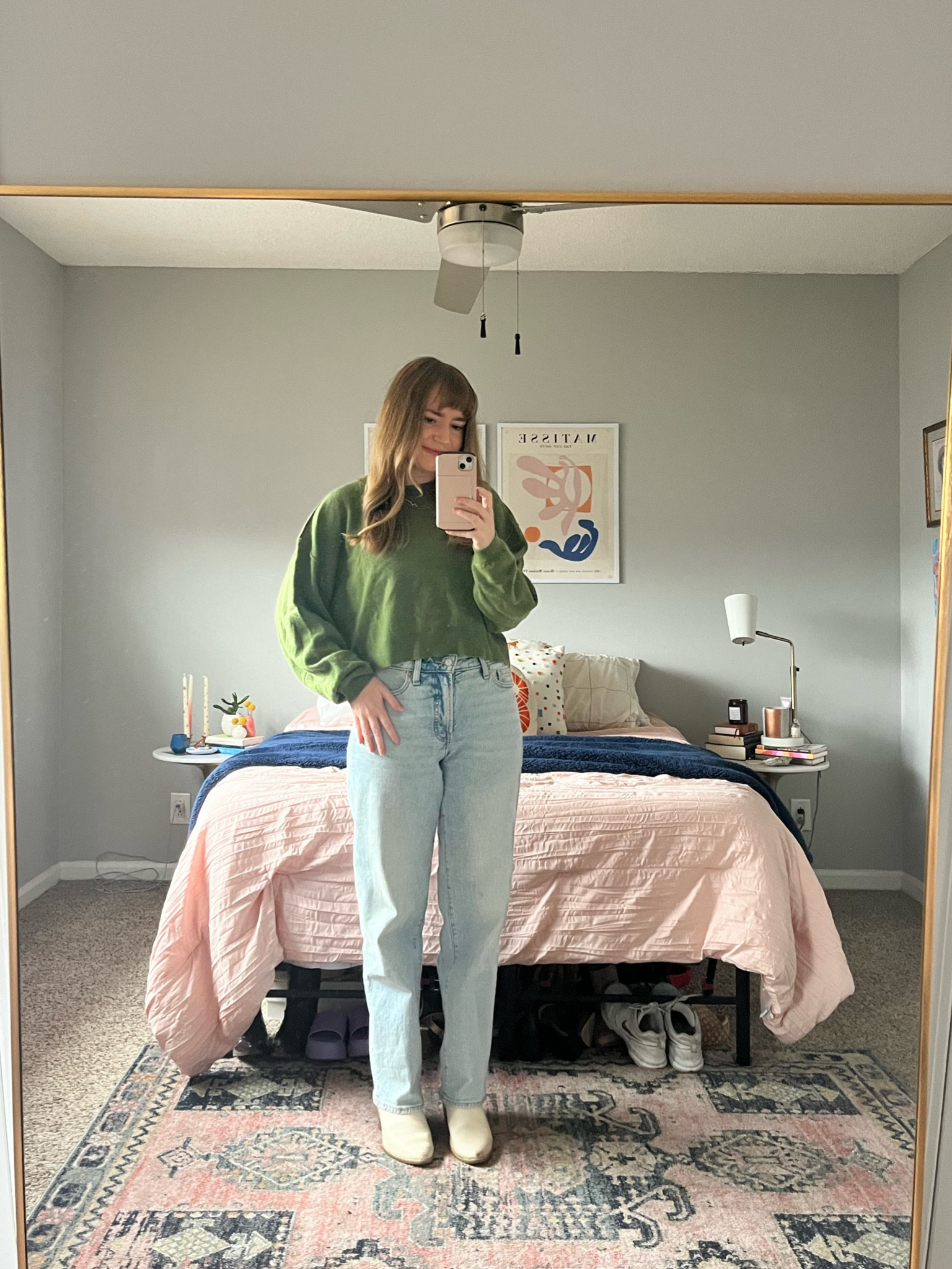 casual sunday outfit - this cropped cashmere sweater is perfect for the winter to spring transition 🍒 