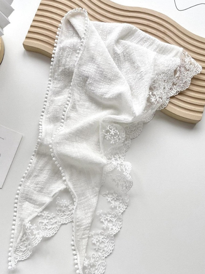 1pc Women Contrast Lace Trim Elegant Triangle Scarf, For Daily Life | SHEIN