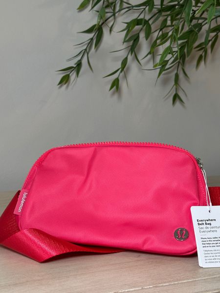 lululemon neon belt bag - love ✨

#LTKFind #LTKGiftGuide #LTKbeauty