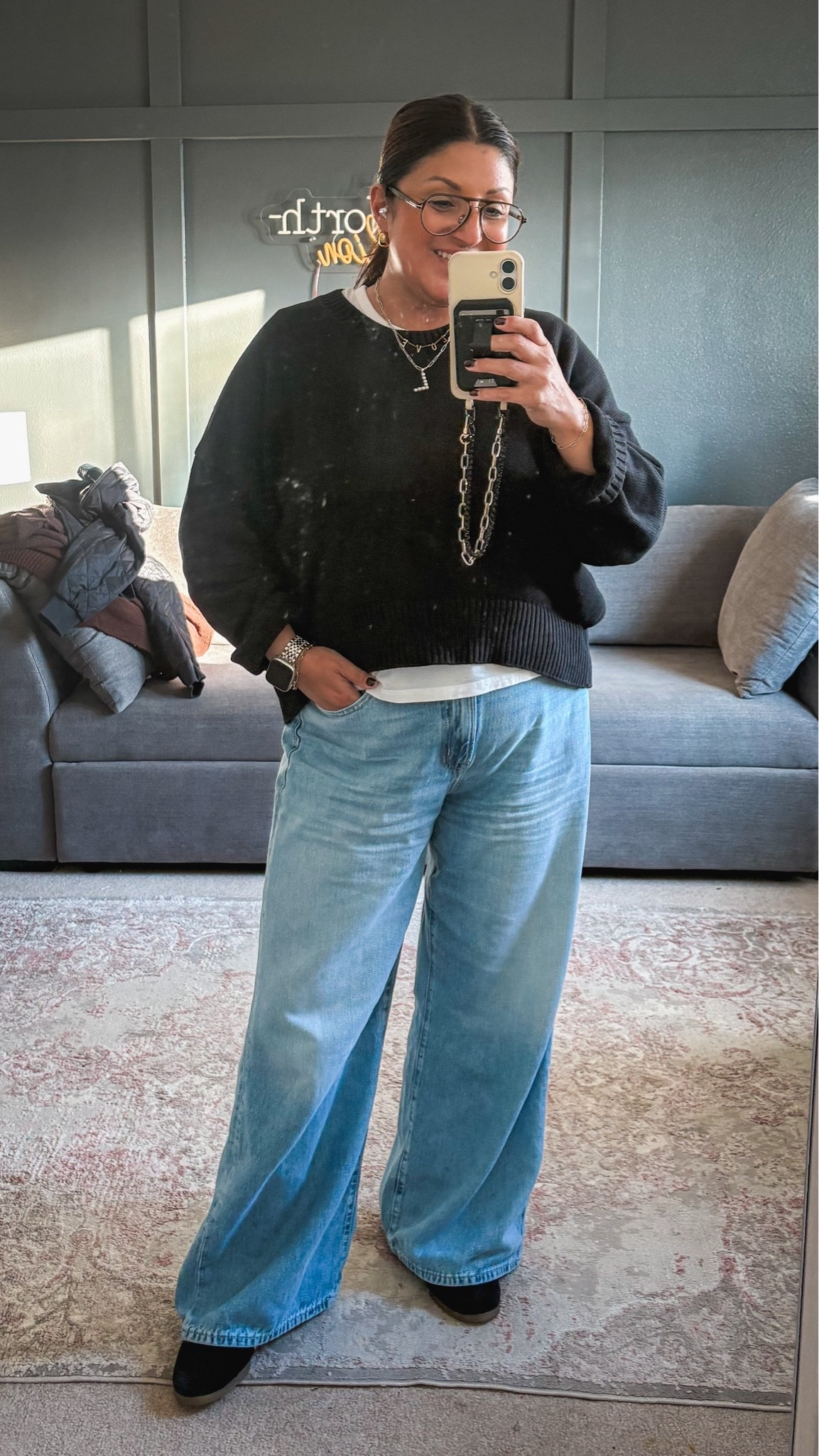 Today’s ootd:
@onequince sweater - L
@gapstyle GAPFactory jeans - 14
@adidas sneakers