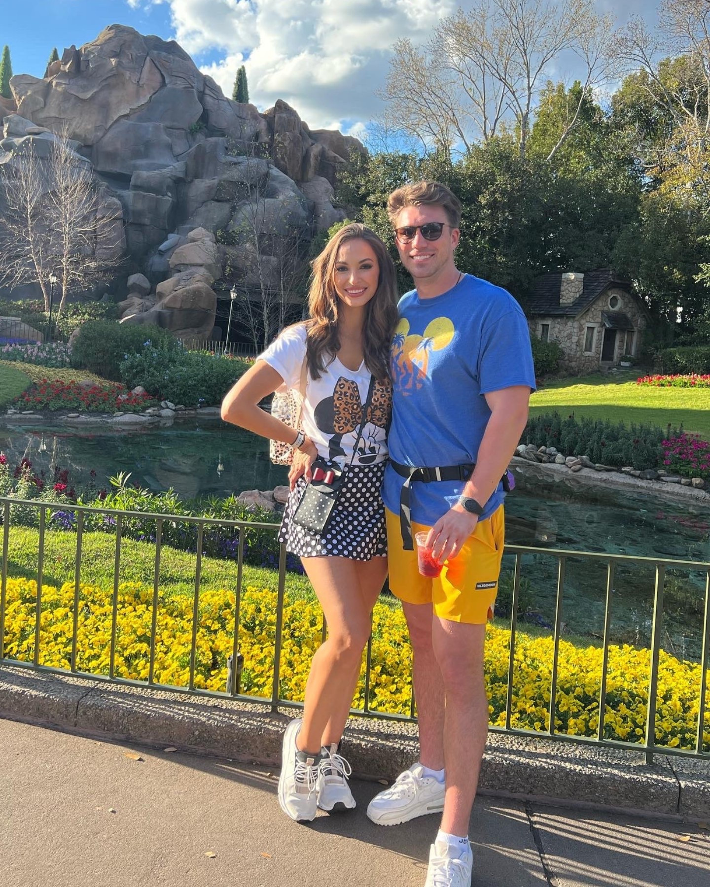 Disney outfits we wore to Epcot! Loved the animal print theme. The tennis skort and of course the fanny pack completed the look 💁🏽‍♀️ #disney #disneyoutfits #disneyworld #disneyland #disneytshirt #epcot