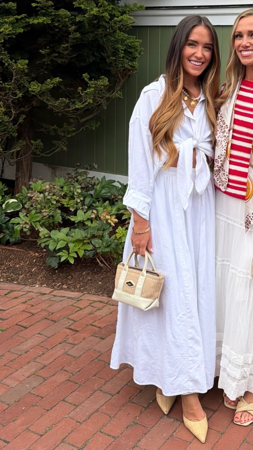 White summer outfit
Tied up a white long sleeve shirt and paired it with a white maxi skirt and rattan heels