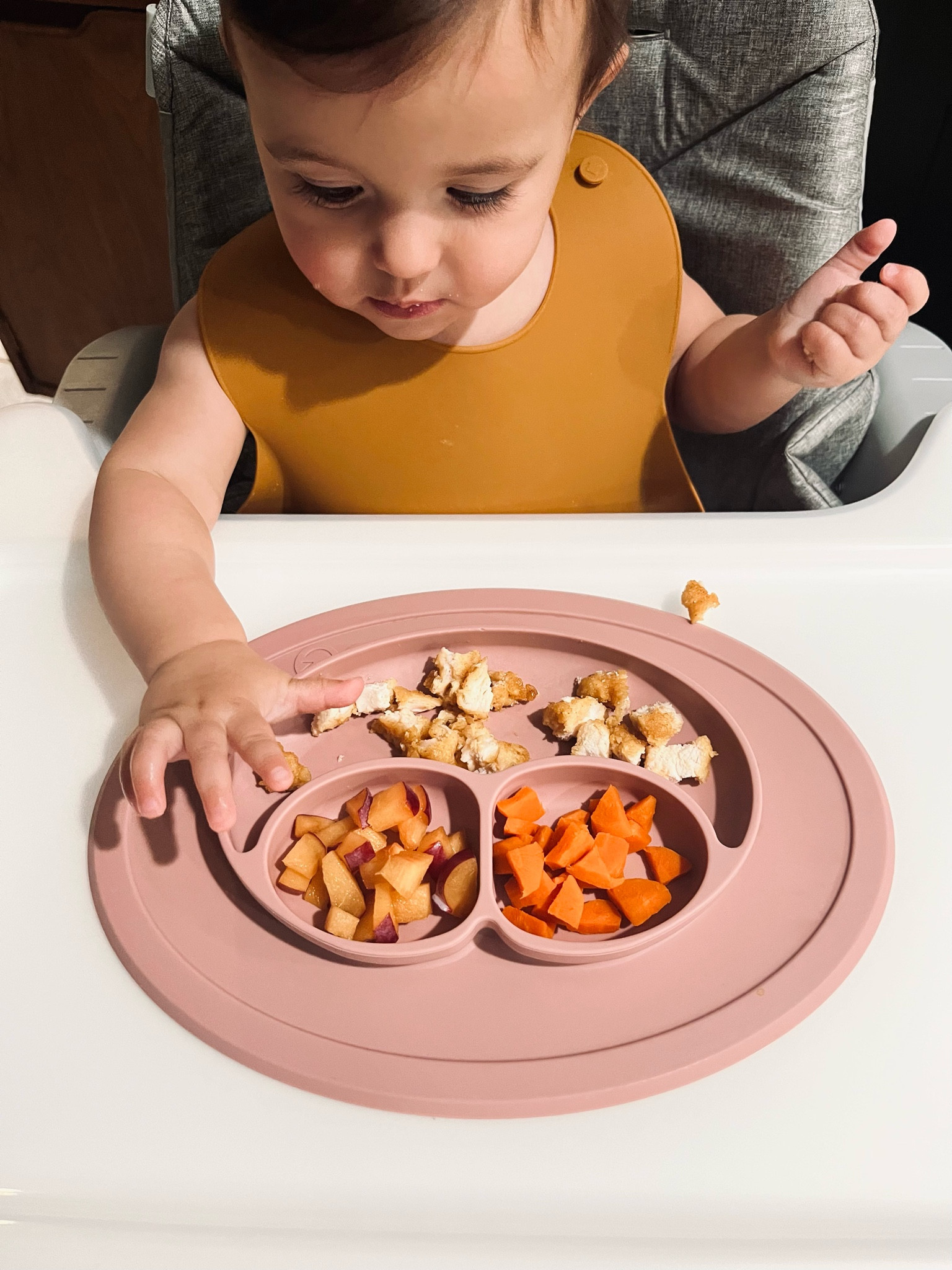 Feeding time made easy / silicone bib / toddler plate / catch all bib 

#LTKkids #LTKbaby