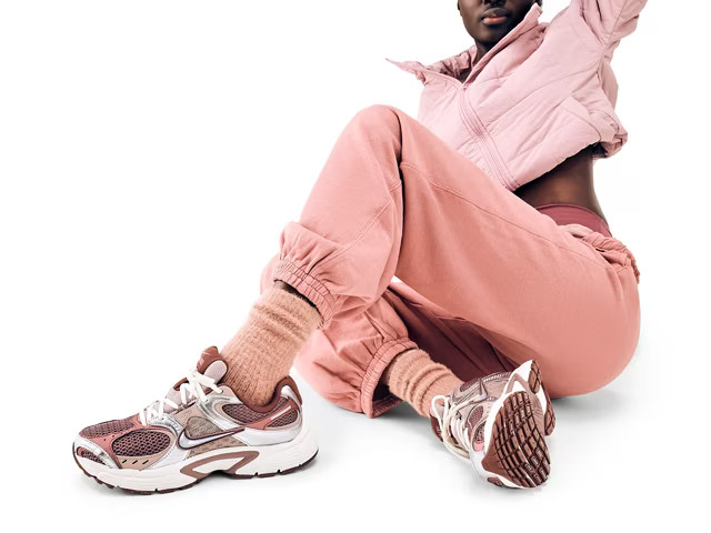 Nike V5 RNR Sneaker - Women's | DSW