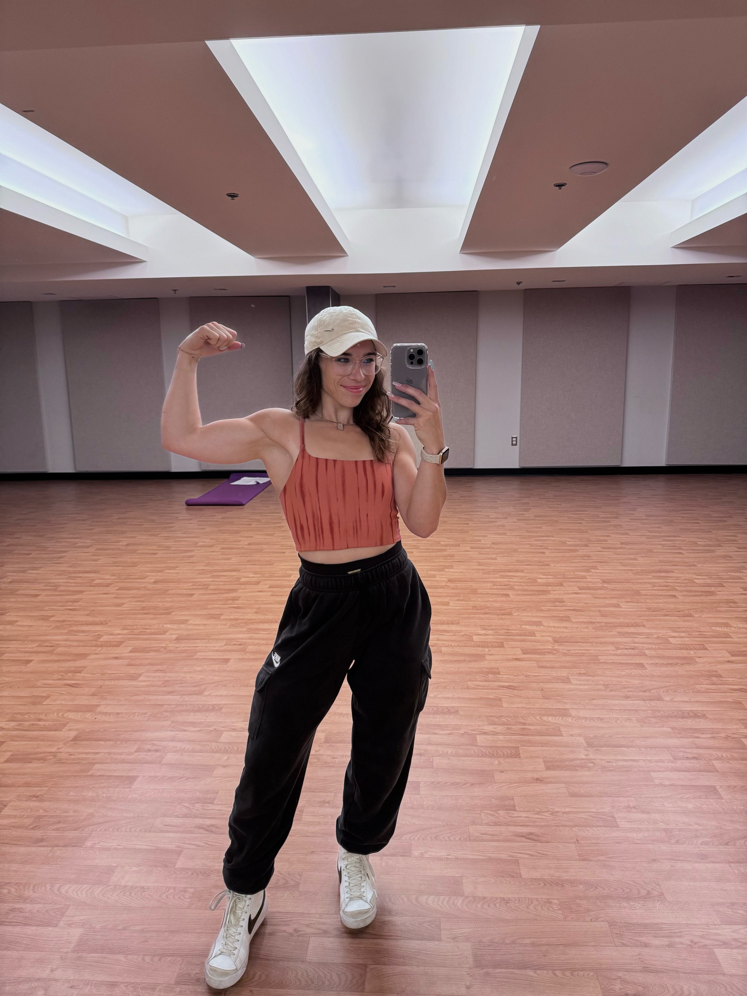 Nike gym outfit 

#LTKFitness #LTKFindsUnder50 #LTKActive