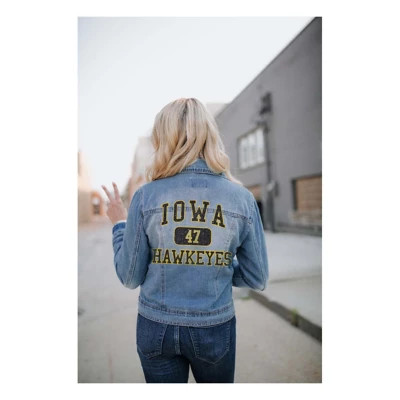 J Ella Gameday Women's Iowa Hawkeyes Varsity Crop Top | Scheels