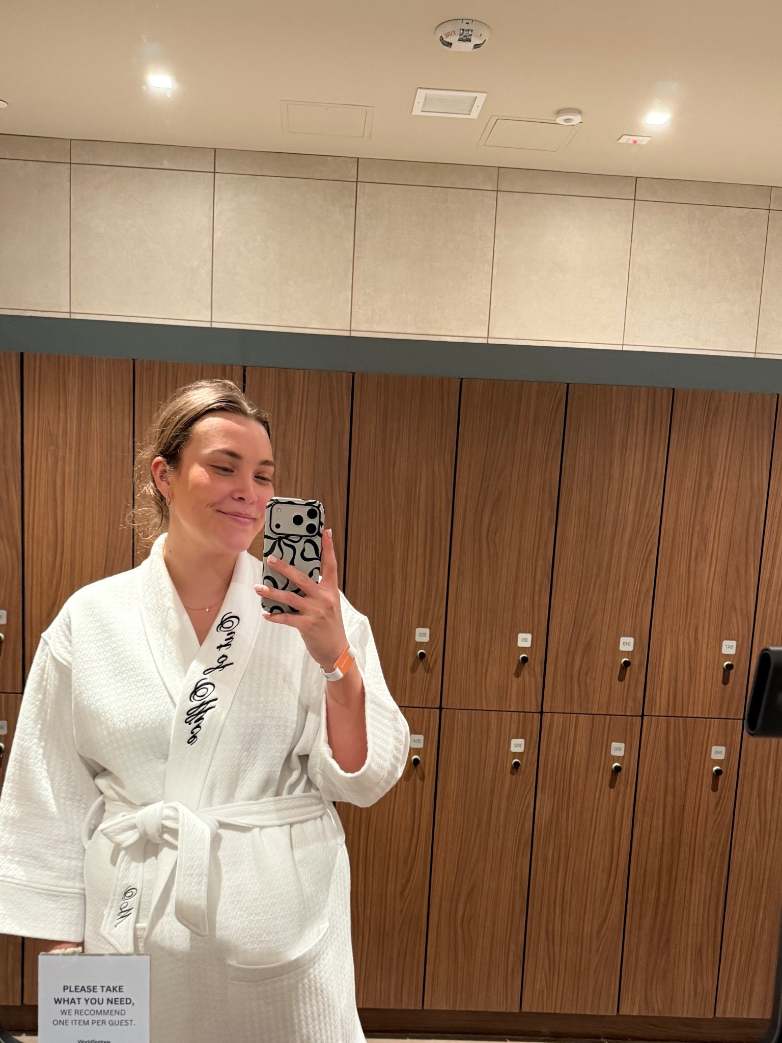 Ultimate Sunday reset 🧖‍♀️ 
Obsessed with my robe from Olivia G  - so many ways to personalize! 
“Out of office” but don’t miss the initials on the tie 😍
Linking my other favorite robes!


#LTKBeauty #LTKHome