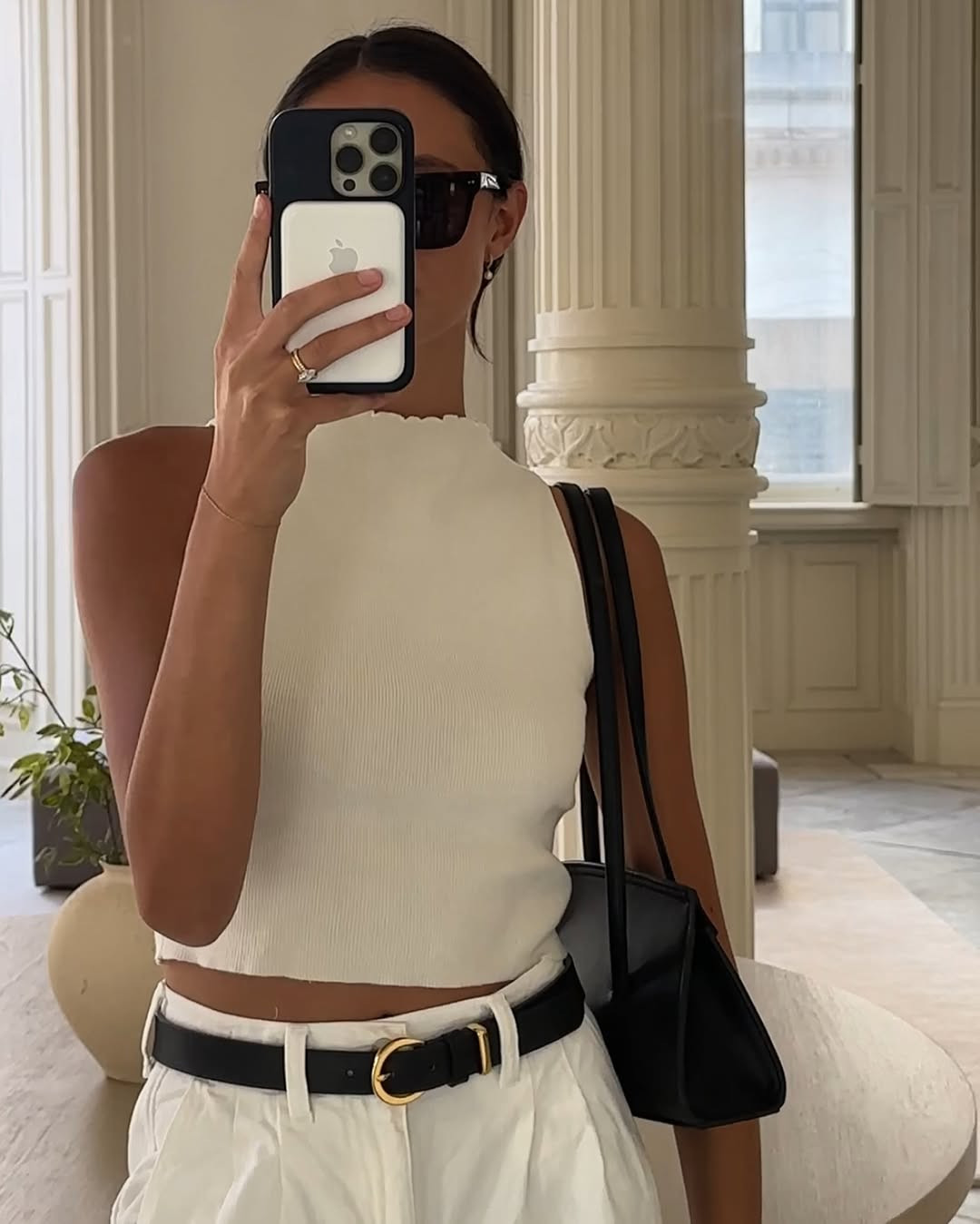 OOTD🤍 

 

#LTKSeasonal #LTKStyleTip #LTKItBag